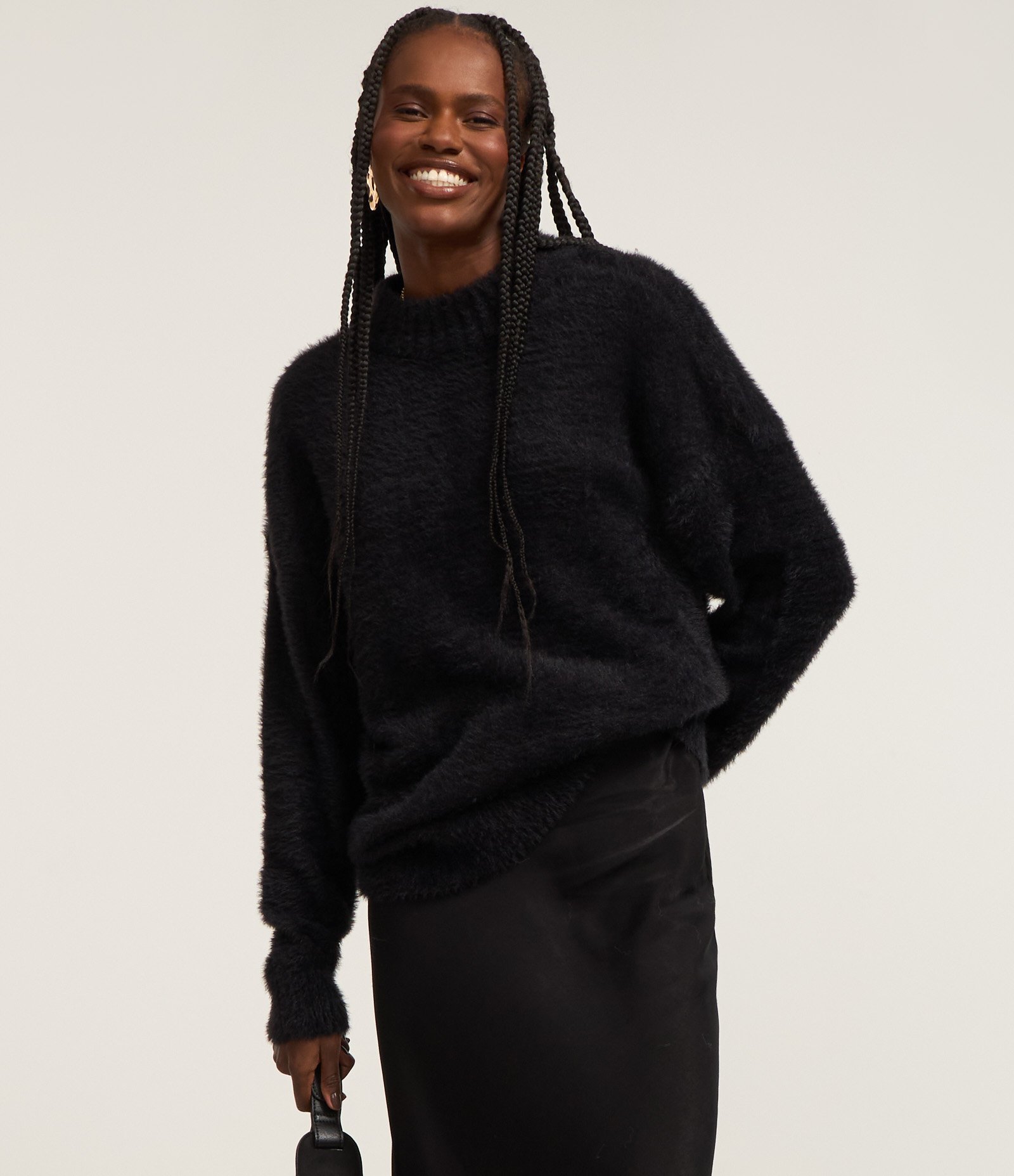 Suéter Slim Alongado em Tricô com Pelinhos Preto 3