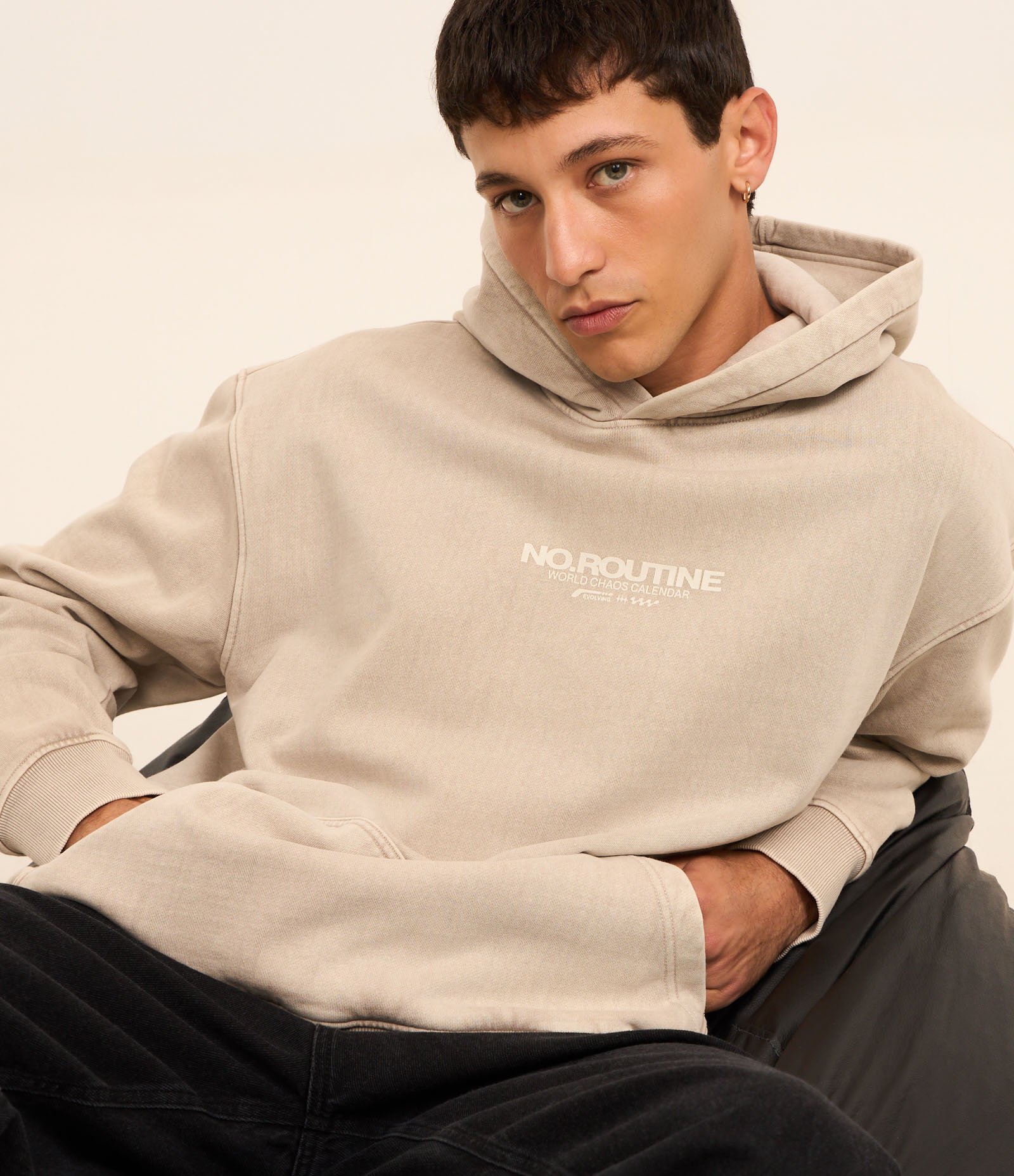 Casaco Relaxed em Moletom com Felpa com Estampa Localizada Cinza 5