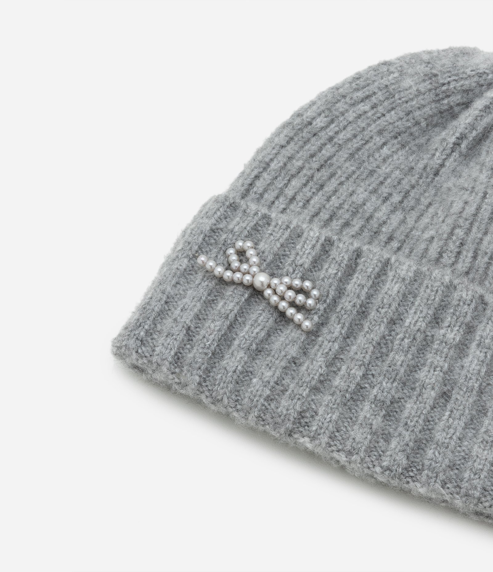 Touca com Dobra em Tricô com Aplicação de Lacinho em Pérolas Cinza 2