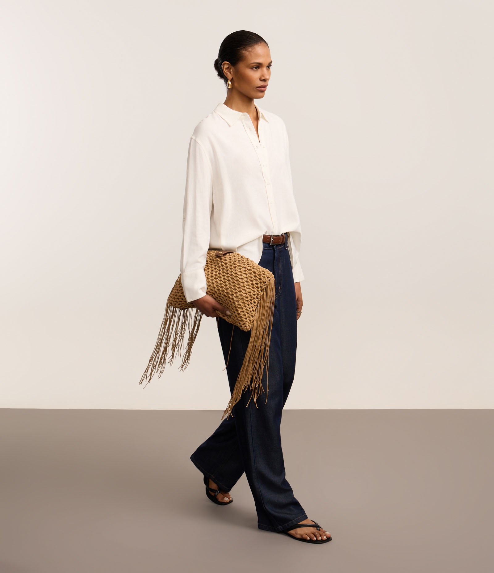 Camisa Básica em Viscolinho com Abotoamento Branco Neve 5