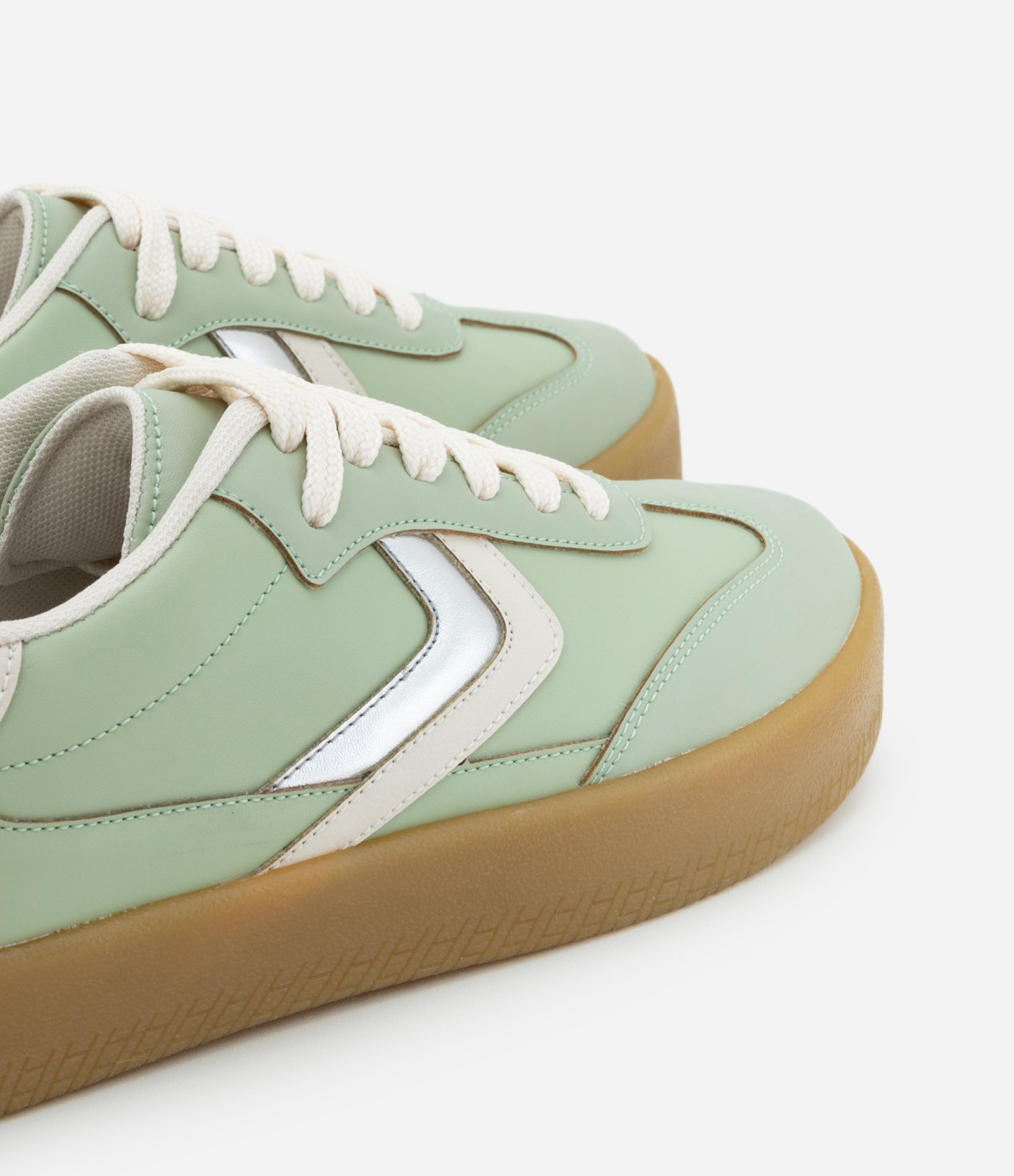 Tênis Chuteira em PU com Detalhe Metalizado na Lateral Verde 6