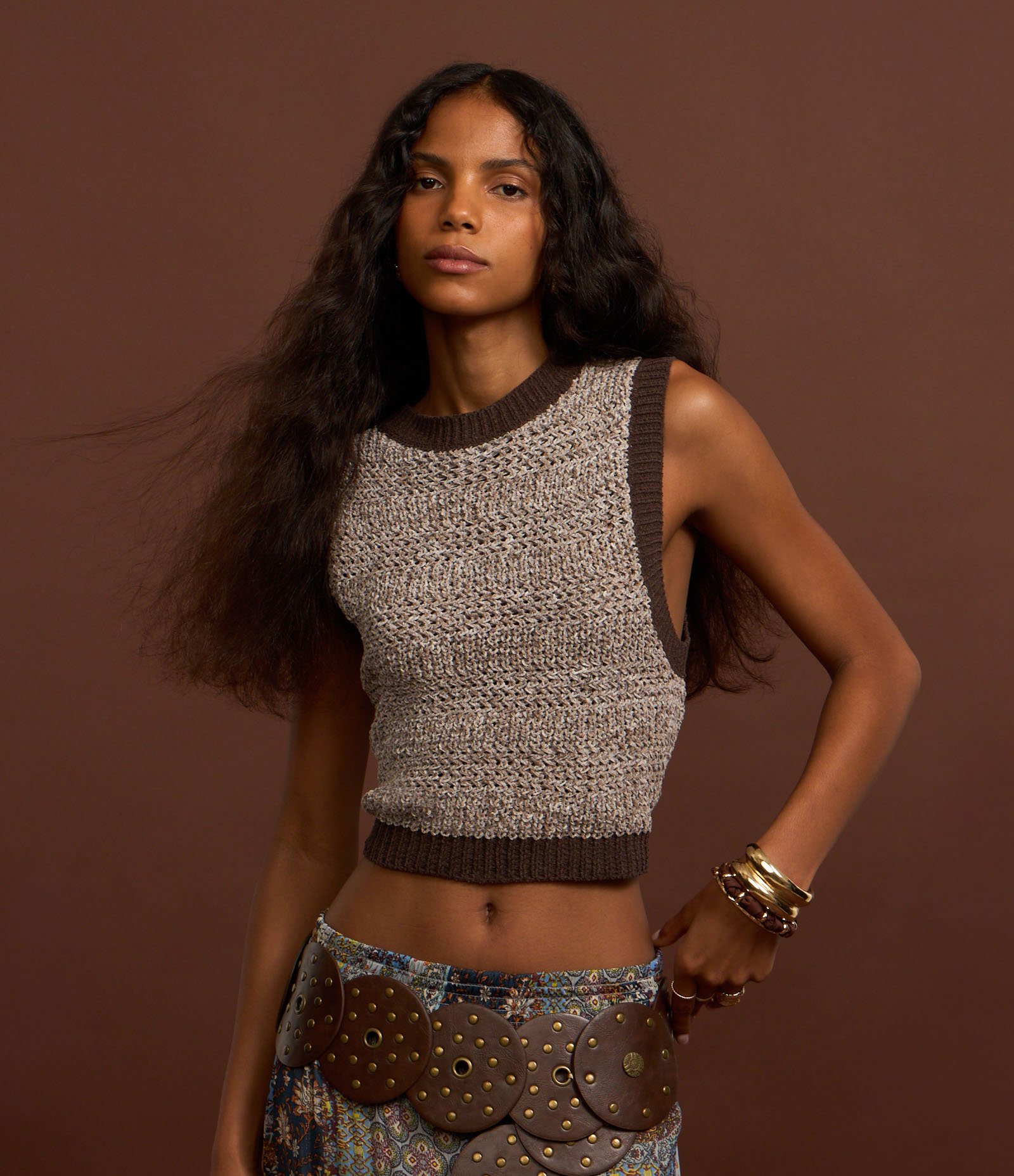 Colete Curto em Chenille Mescla com Detalhe Contrastante Marrom 5