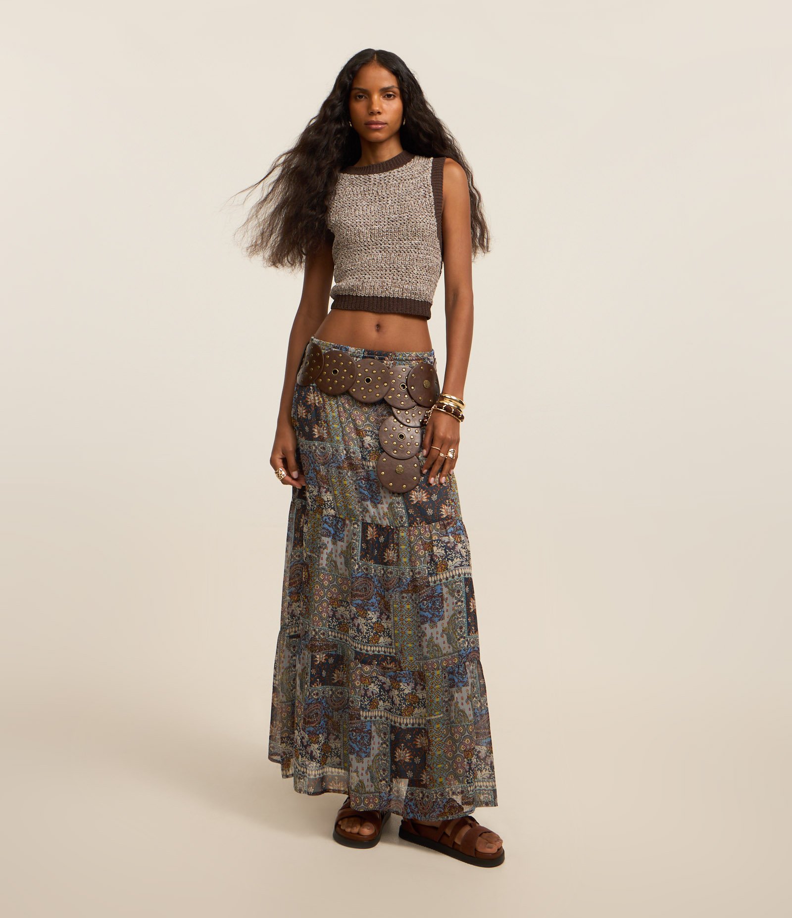 Colete Curto em Chenille Mescla com Detalhe Contrastante Marrom 2