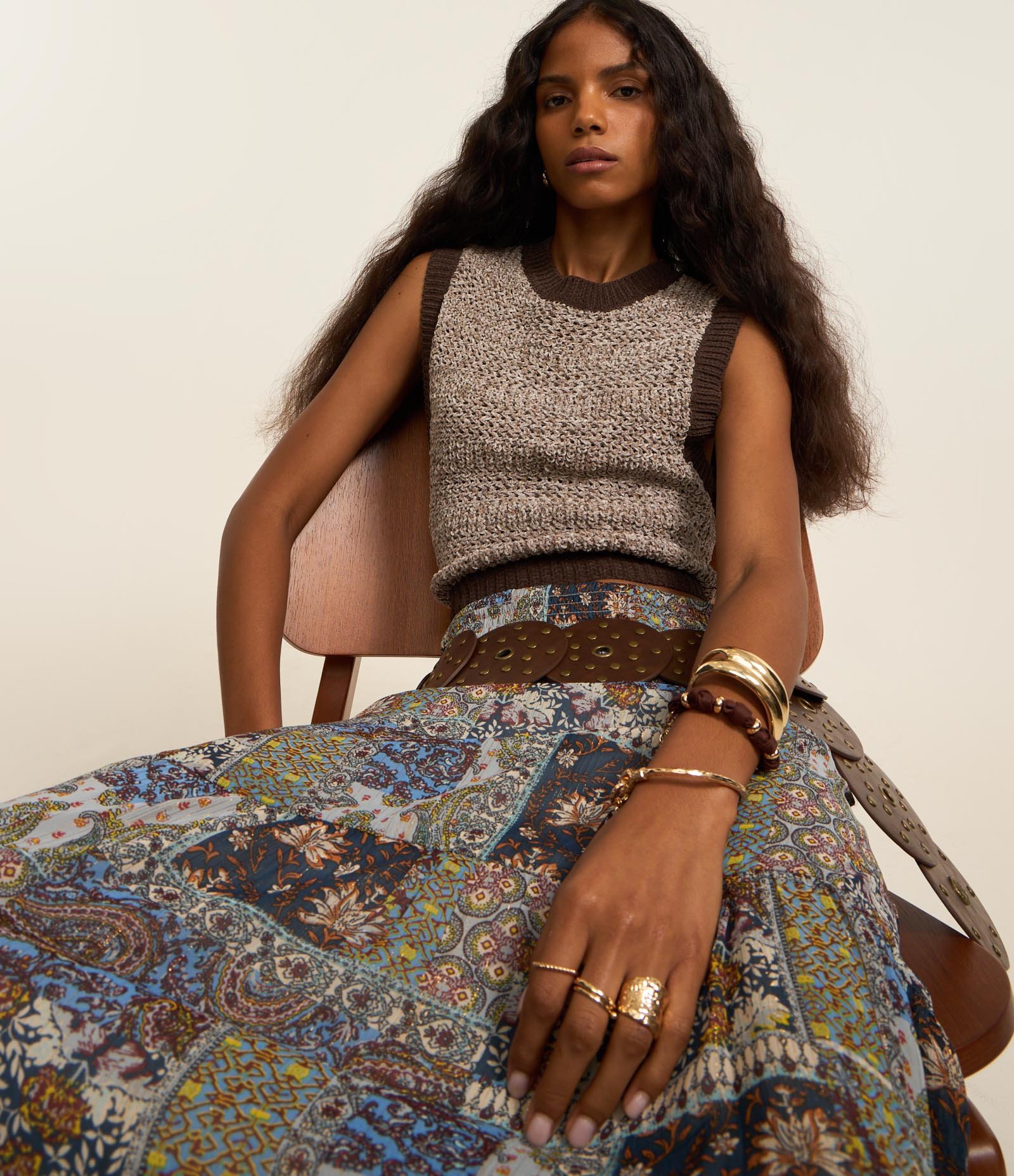 Colete Curto em Chenille Mescla com Detalhe Contrastante Marrom 4