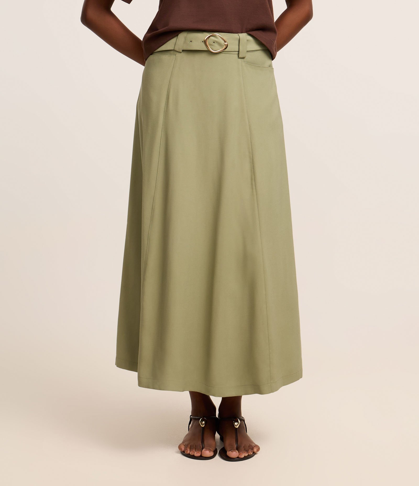 Saia Evasê Longa em Viscose Twill com Cinto Afivelado Verde 3