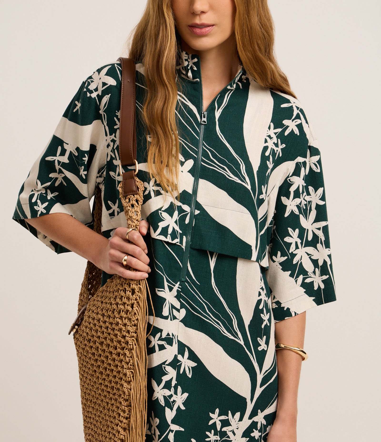 Vestido Curto em Viscolinho com Estampa Floral Verde 4