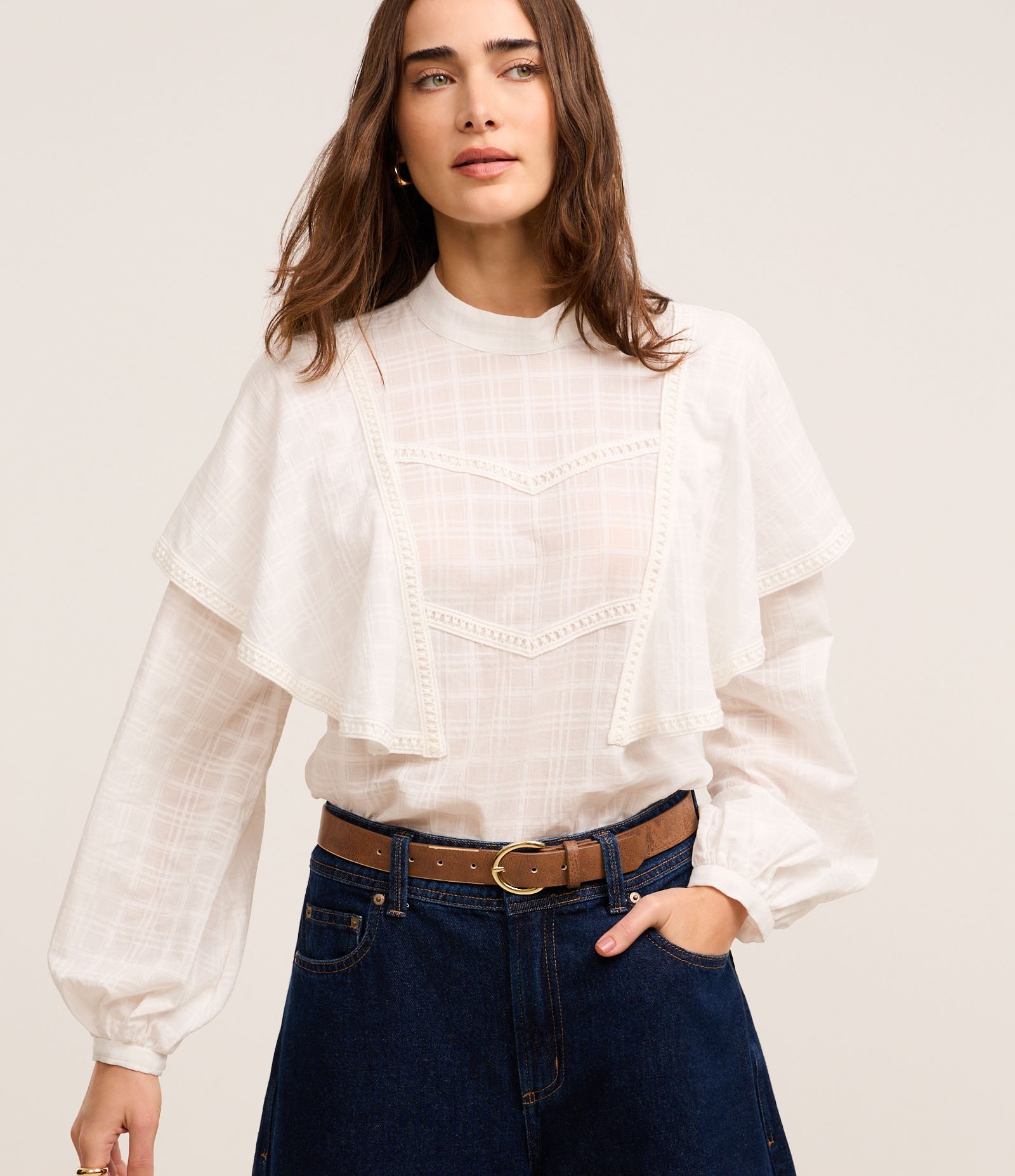 Blusa Bata Maquinetada em Algodão com Babados Branco 1