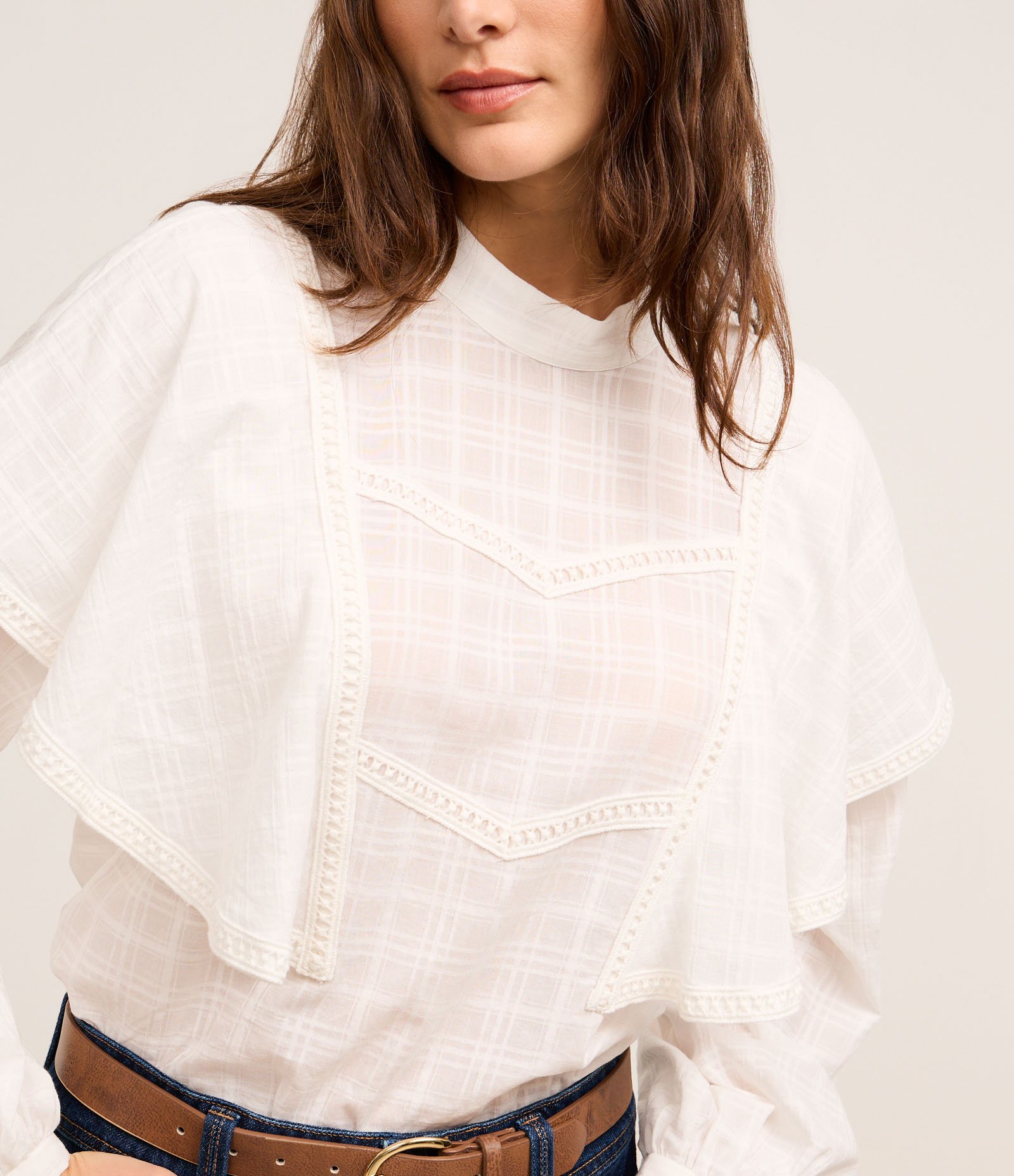 Blusa Bata Maquinetada em Algodão com Babados Branco 4