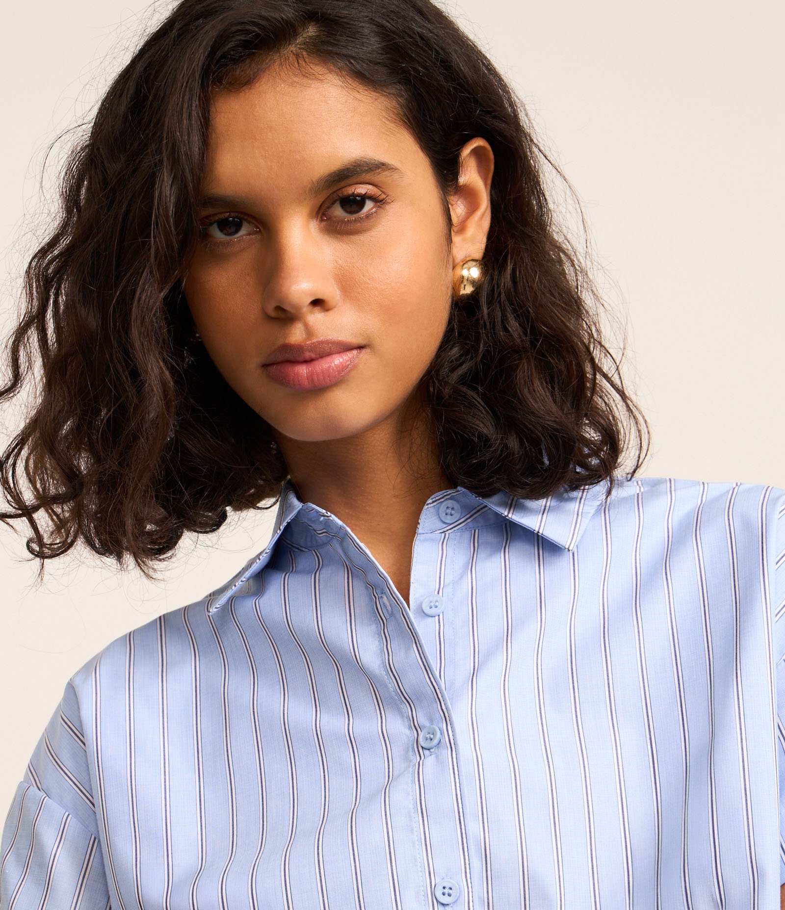 Camisa Cropped em Tricoline com Estampa Listrada Azul 3