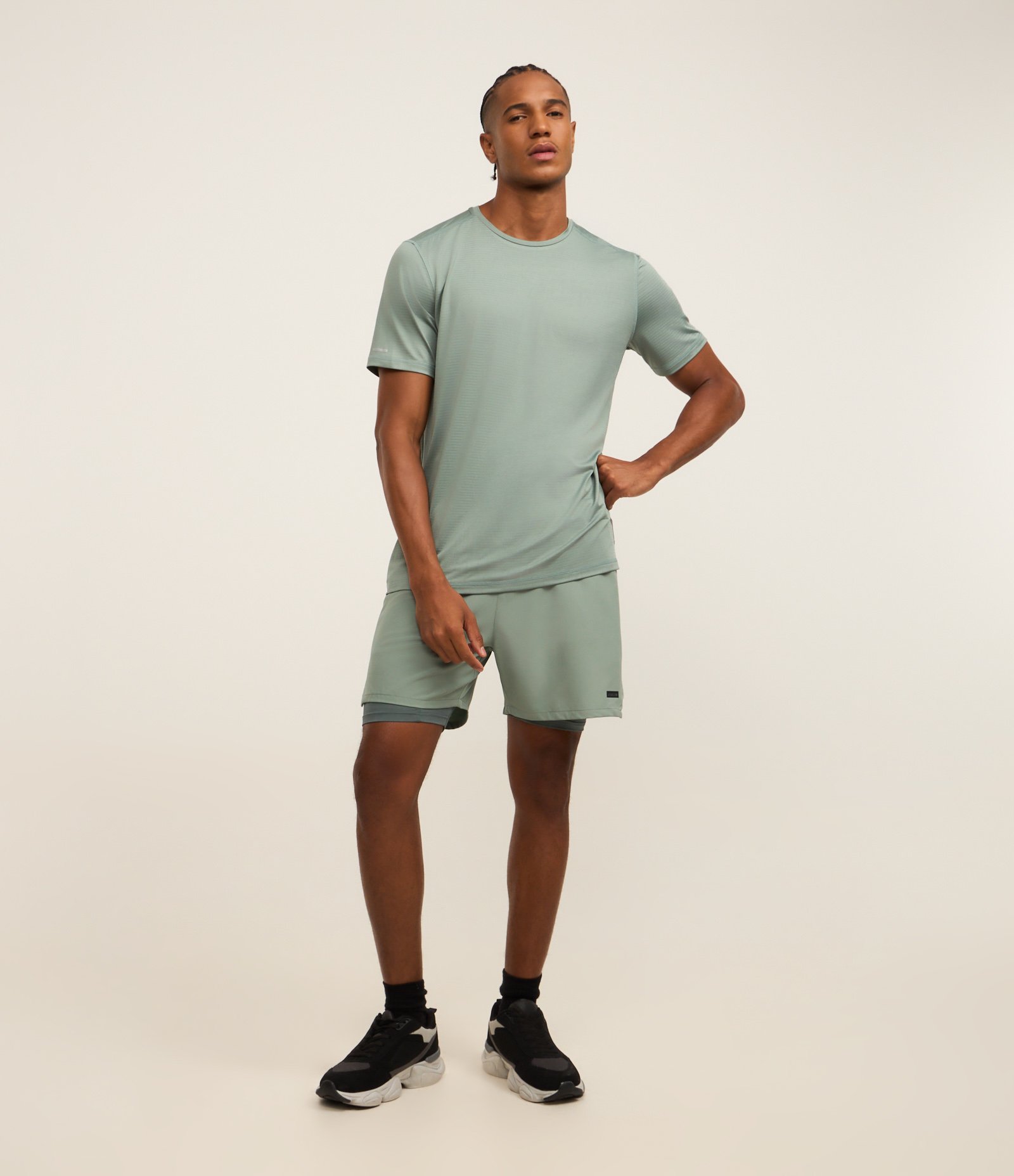 Bermuda Esportiva Corrida com Short de Compressão Verde 1