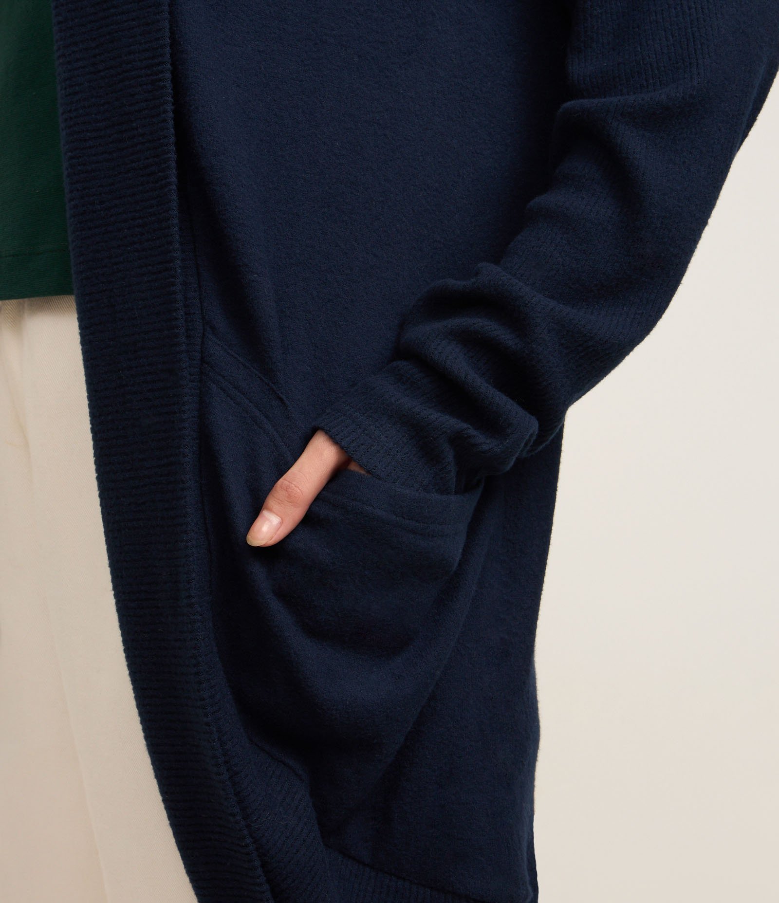 Cardigan Básico Longo em Tricô com Abertura Total Azul Marinho 3