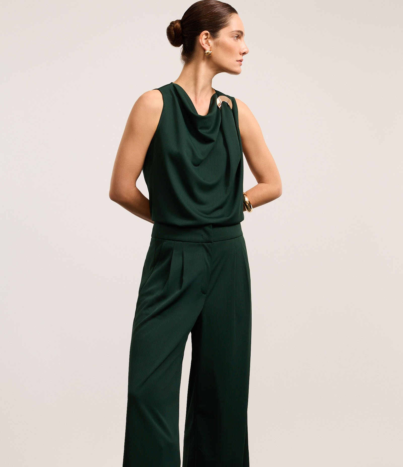 Calça Reta Cintura Alta Alfaiatada com `Pregas Verde 2