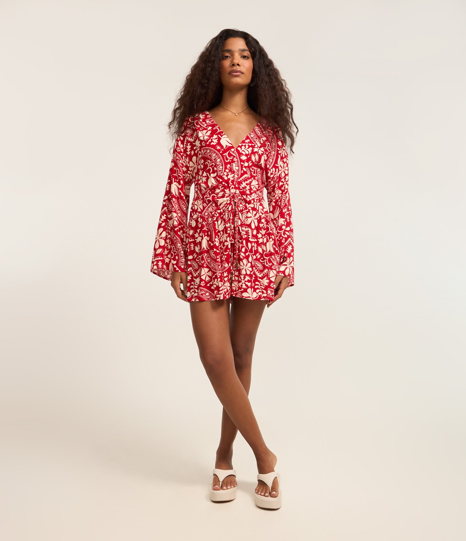 Macaquinho em Twill com Estampa Floral e Franzido na Cintura Vermelho 2