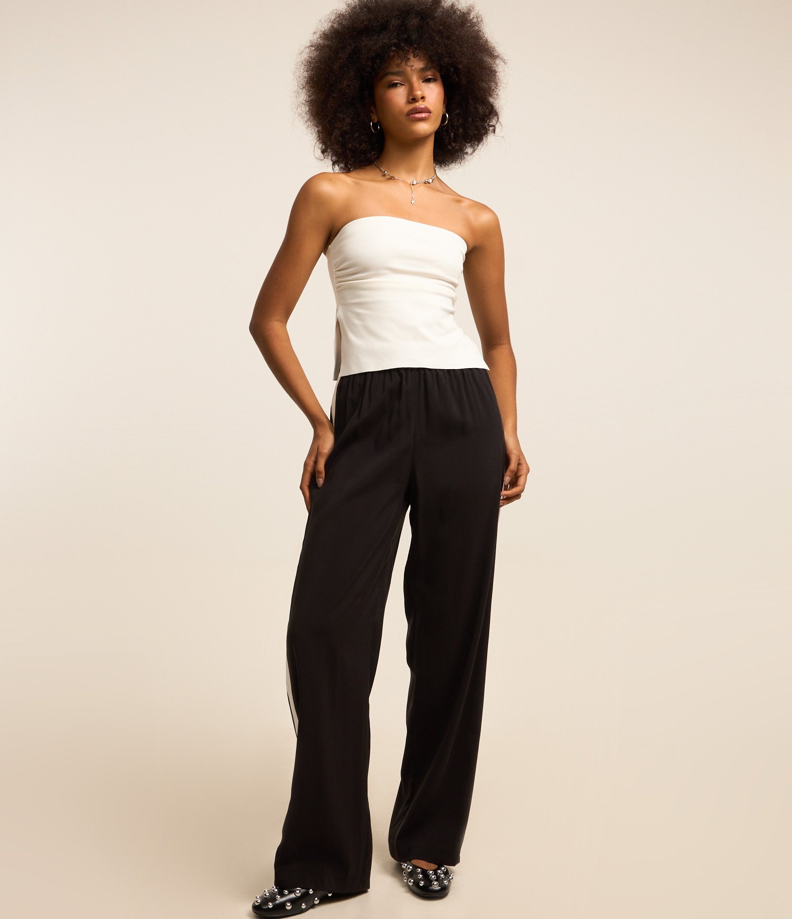 Blusa Cropped em Ponto Roma Tomara que Caia Branco 2