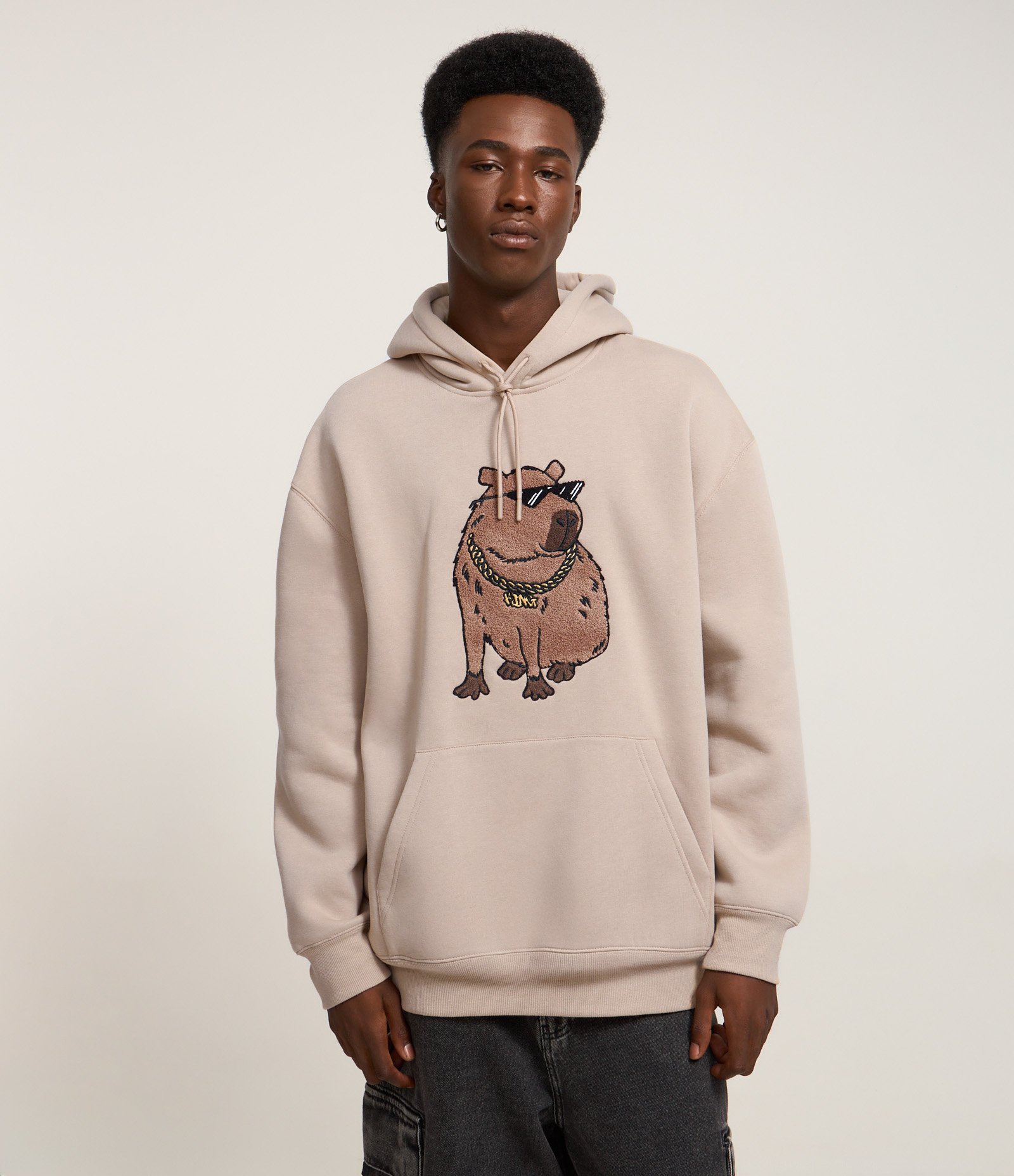 Casaco Comfort em Moletom com Estampa Capivara de Óculos Bege 1