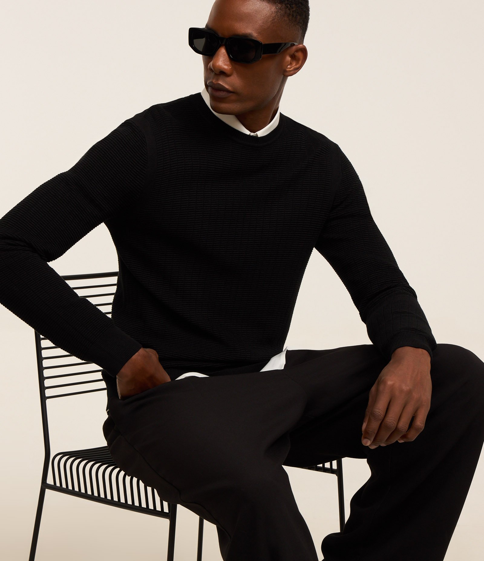 Suéter em Malha com Textura Xadrez Grid Preto 4