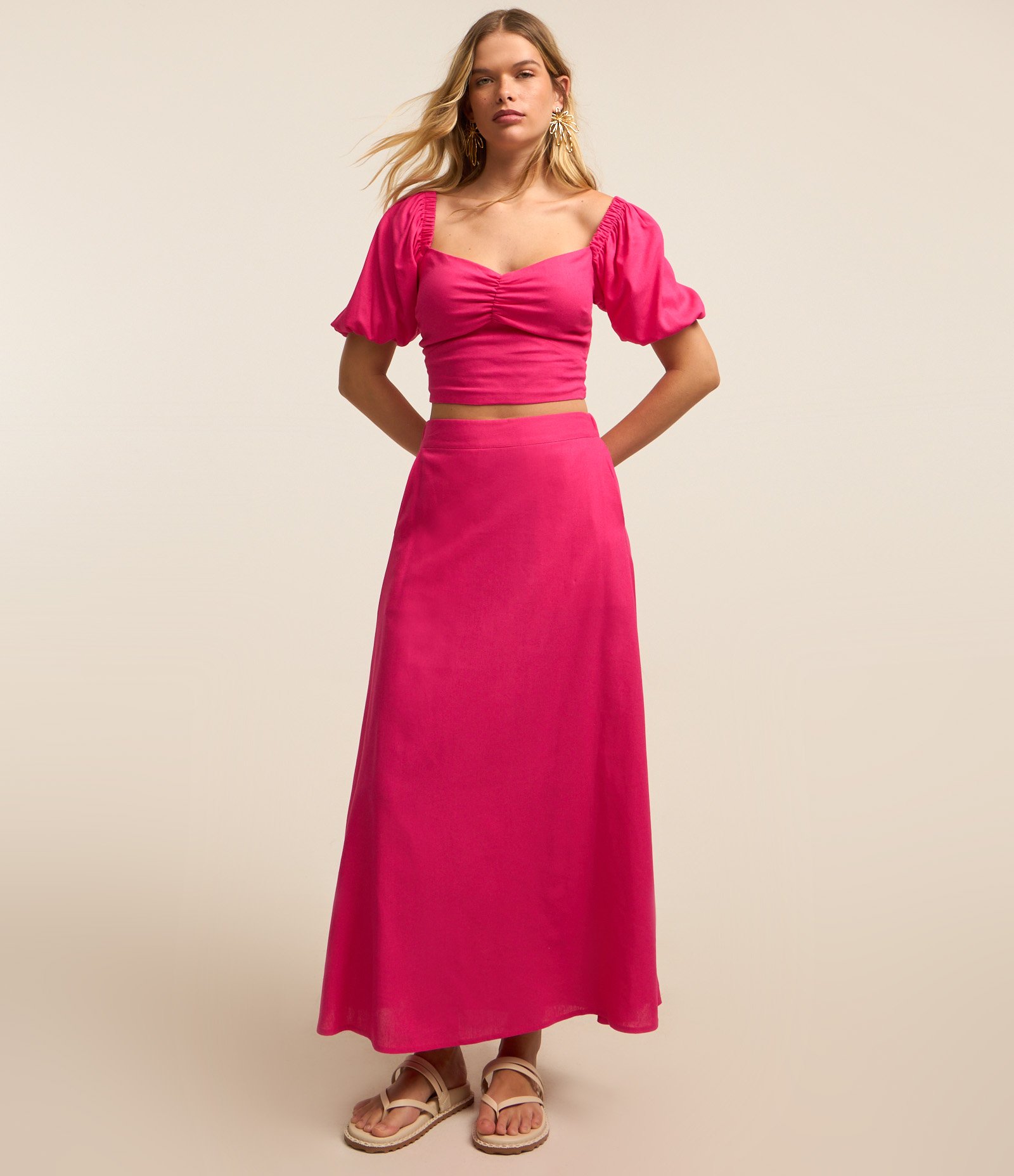 Blusa Cropped em Viscolinho com Manga Bufante Rosa 2