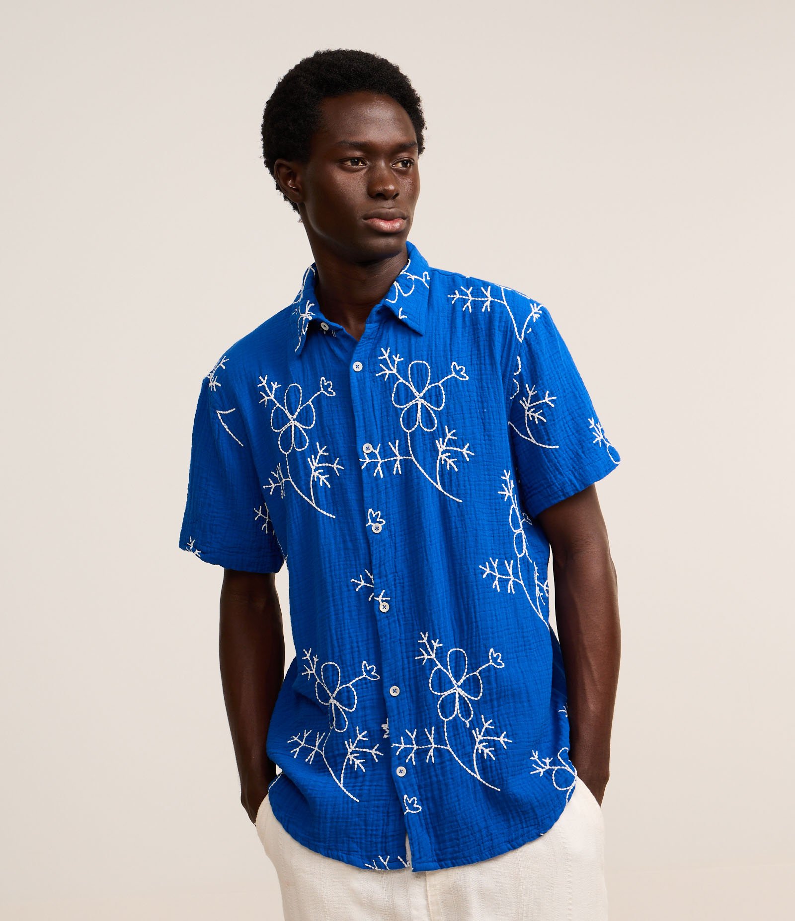 Camisa em Algodão com Bordado Floral Azul 1