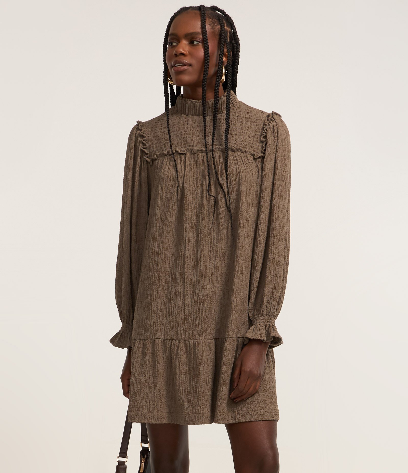 Vestido Curto em Viscose com Gola Alta e Lastex Verde 2