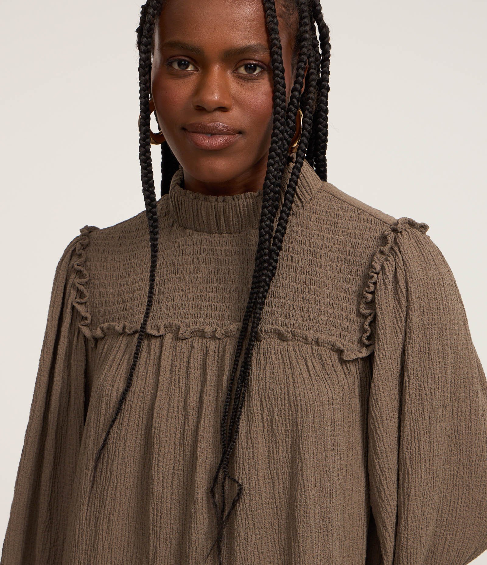 Vestido Curto em Viscose com Gola Alta e Lastex Verde 3