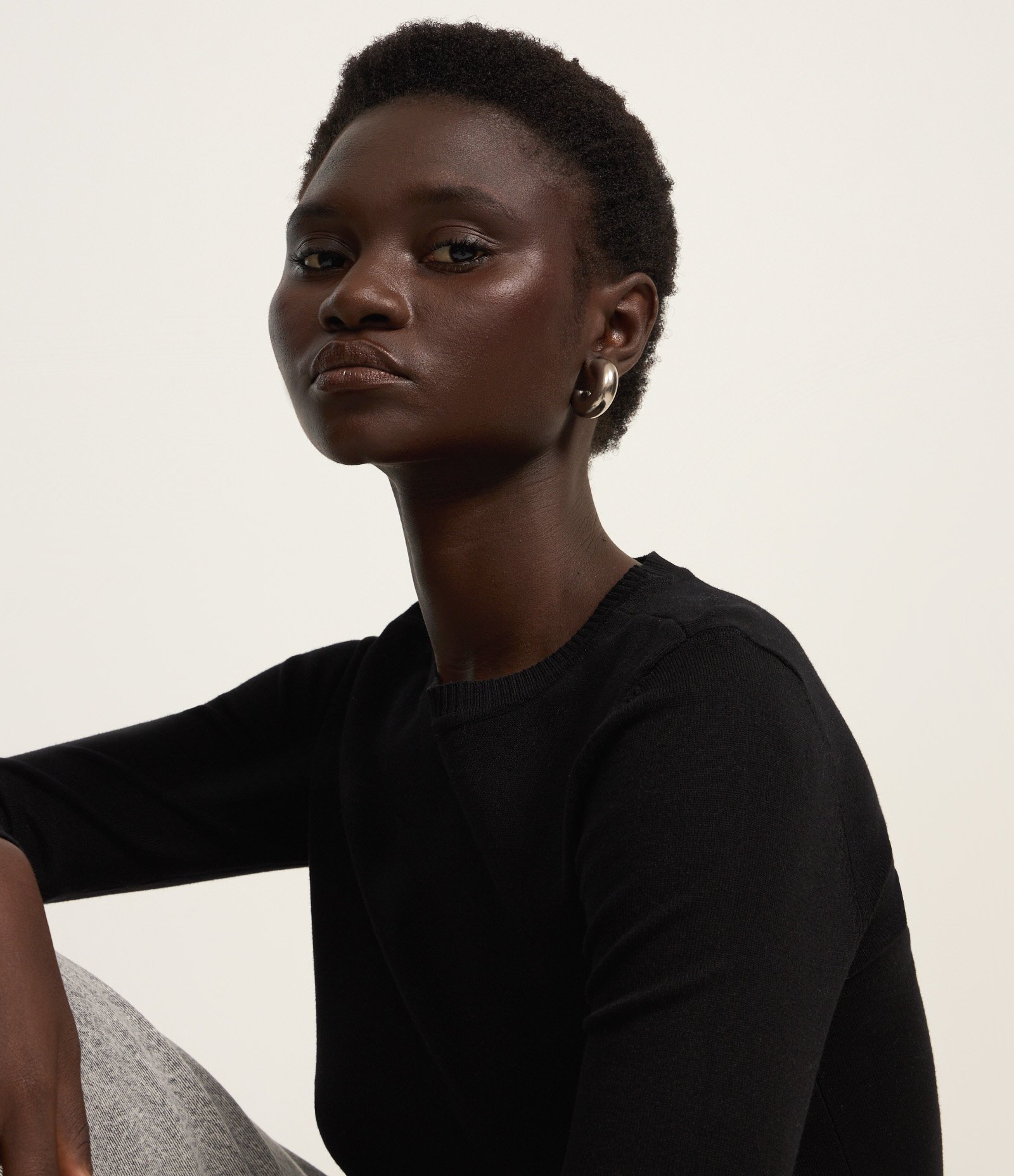 Blusa em Tricô com Punho Barra Preto 4