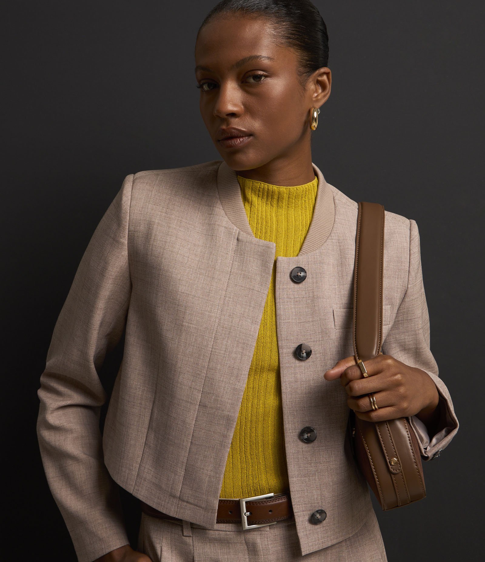 Casaqueto em Alfaiataria com Gola em Tricô Bege 5