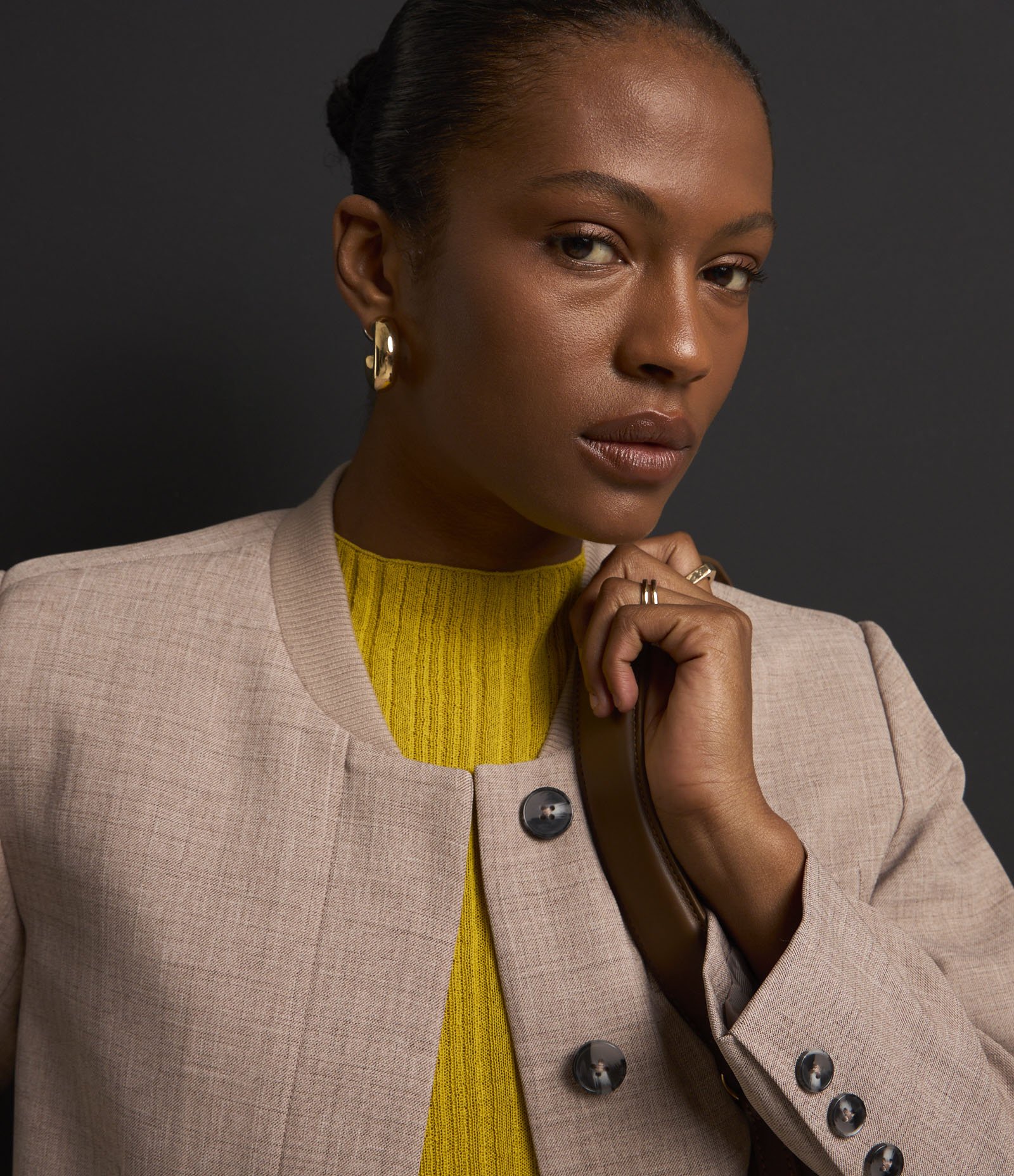 Casaqueto em Alfaiataria com Gola em Tricô Bege 6