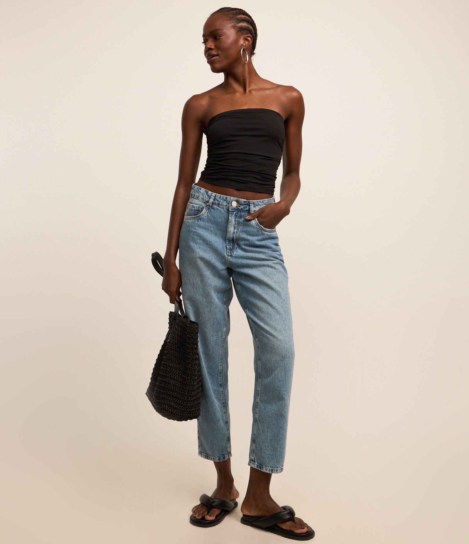 Blusa Tomara que Caia em Poliamida com Franzido na Lateral Preto 2