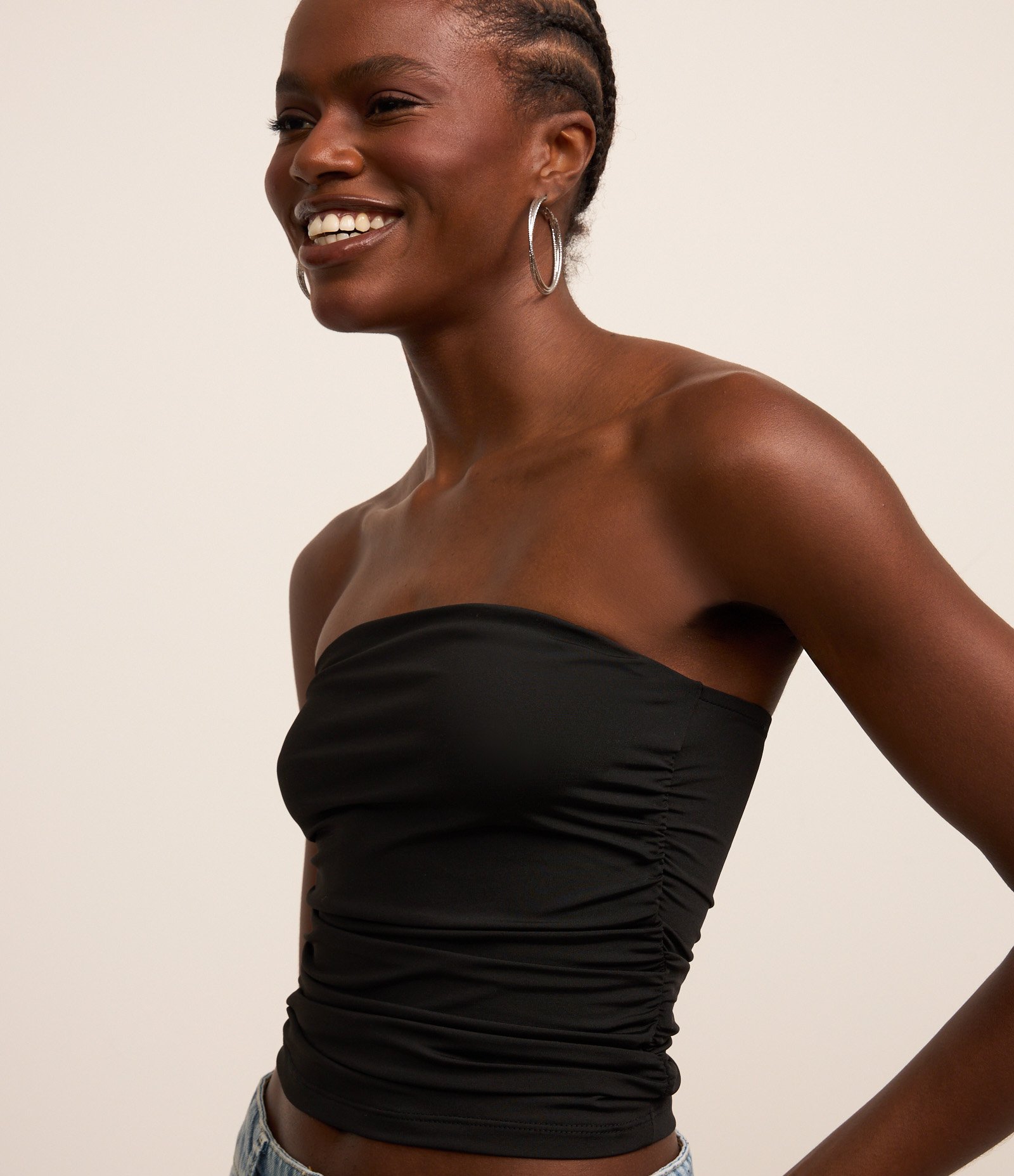 Blusa Tomara que Caia em Poliamida com Franzido na Lateral Preto 3