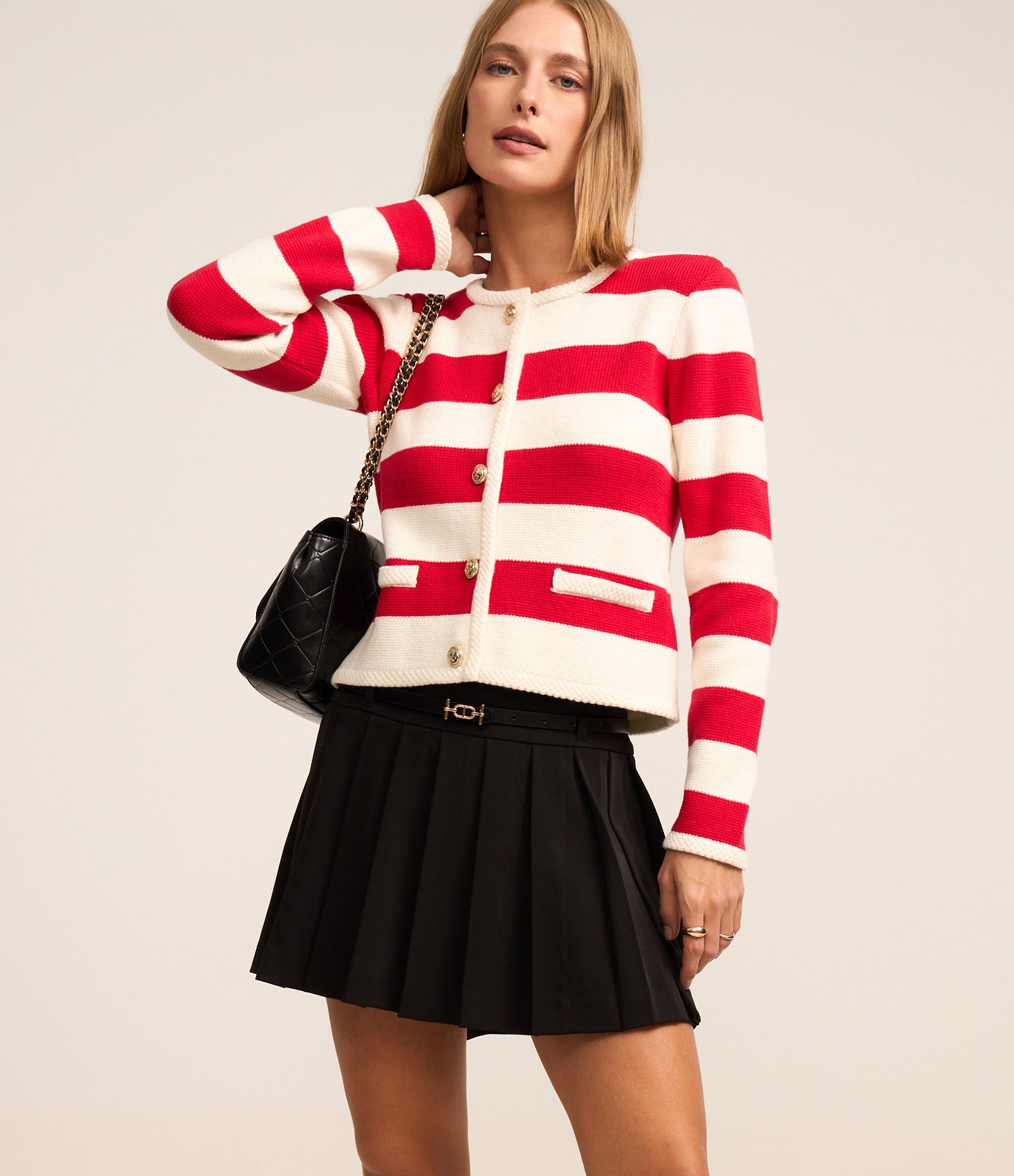 Saia Curta Alfaiatada com Cinto PU e Efeito Plissado Preto 2