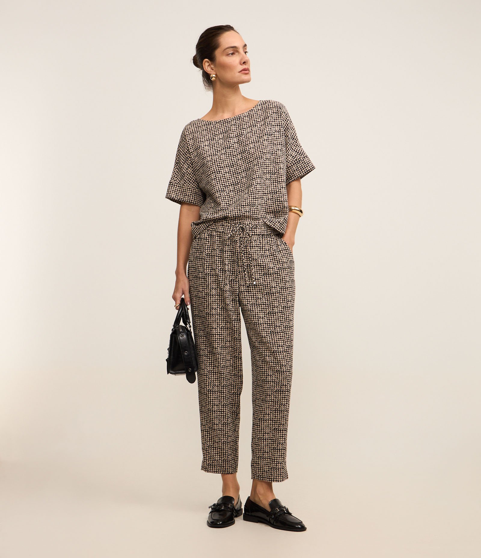 Calça Pijama Cintura Alta em Crepe Pied-de-Poule Preto/Bege 1