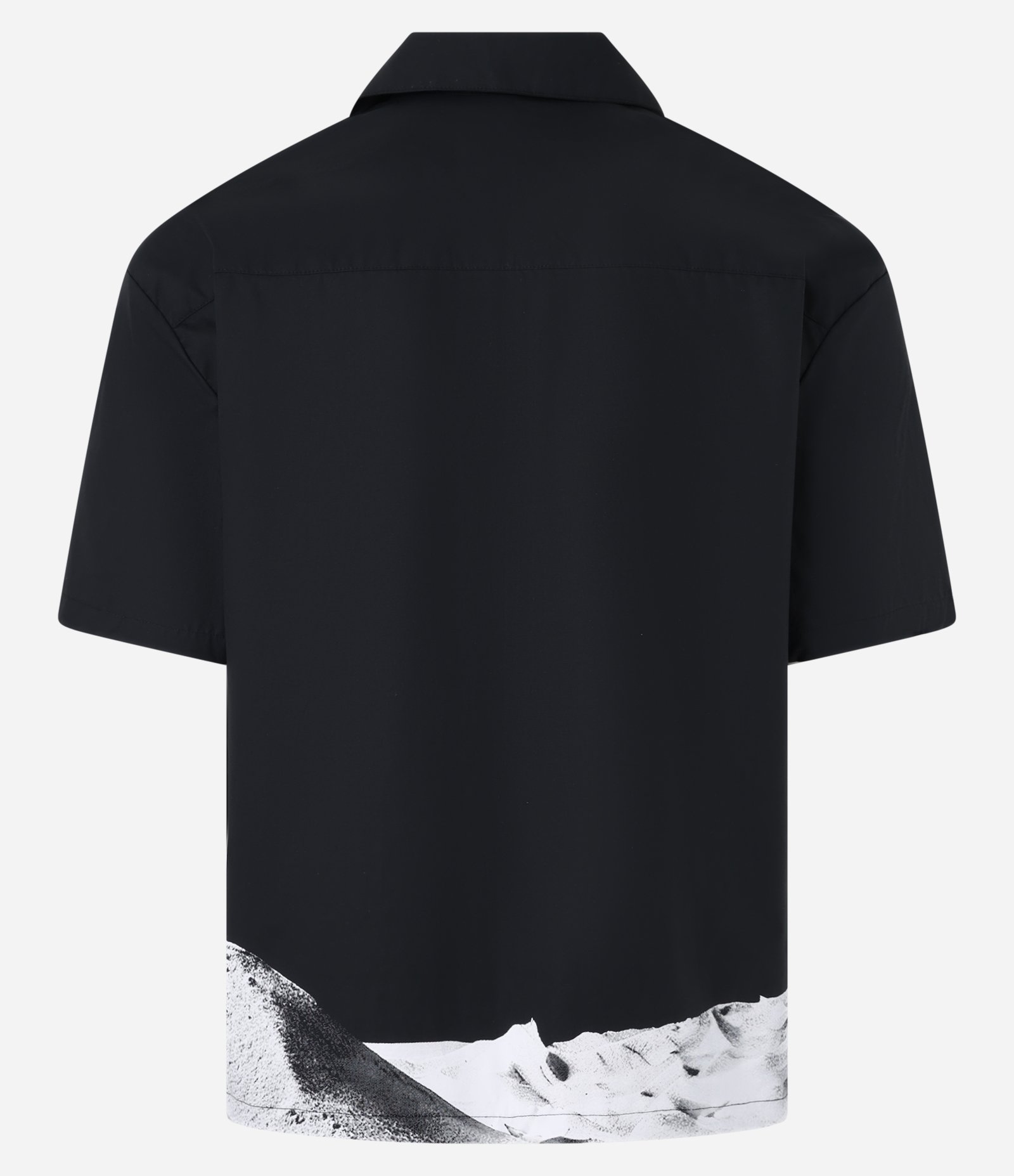 Camisa Boxy em Alfaiataria com Estampa Surrealismo na Barra Preto 8