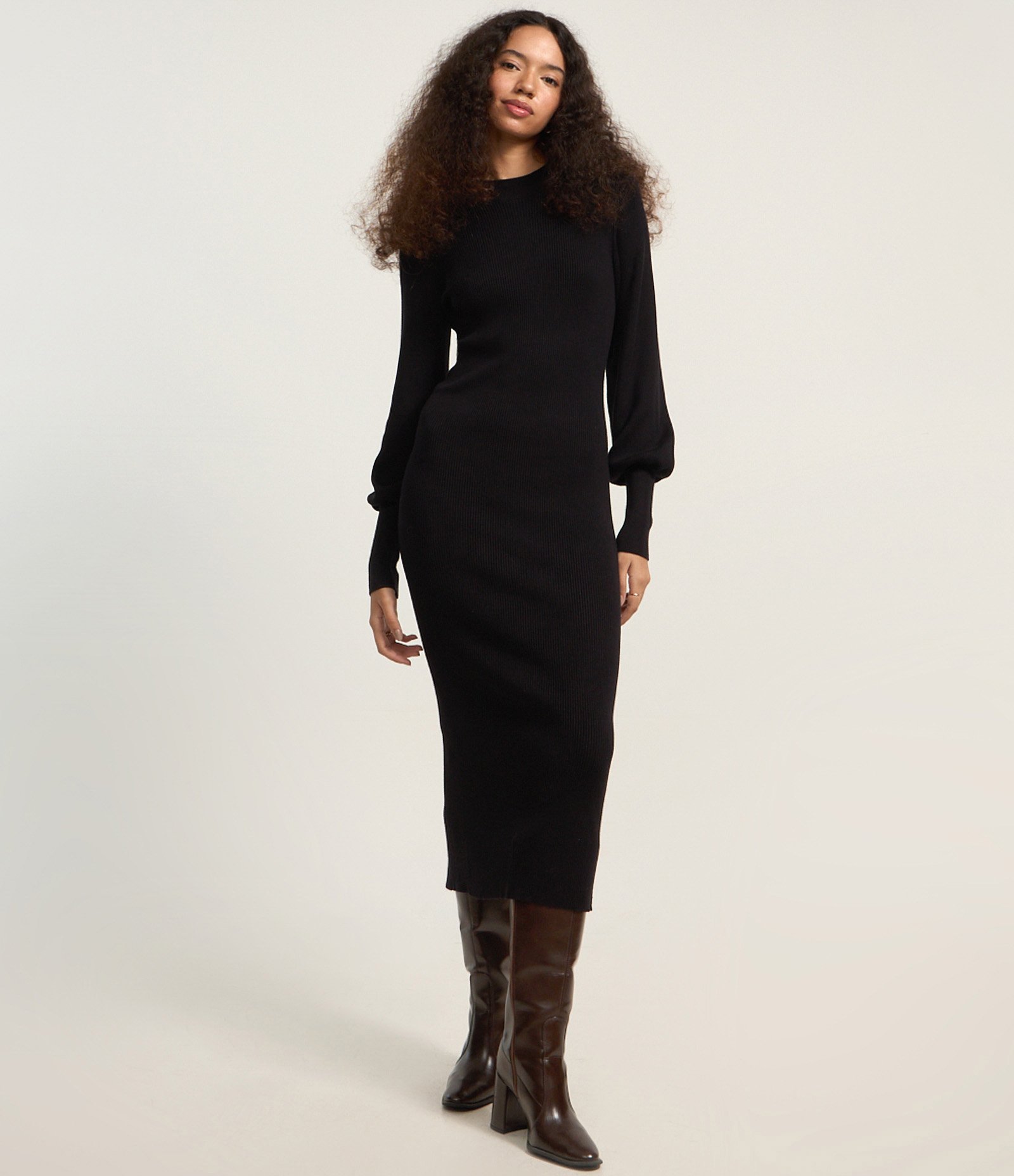 Vestido New Midi em Tricô com Manga Bufante Preto 2