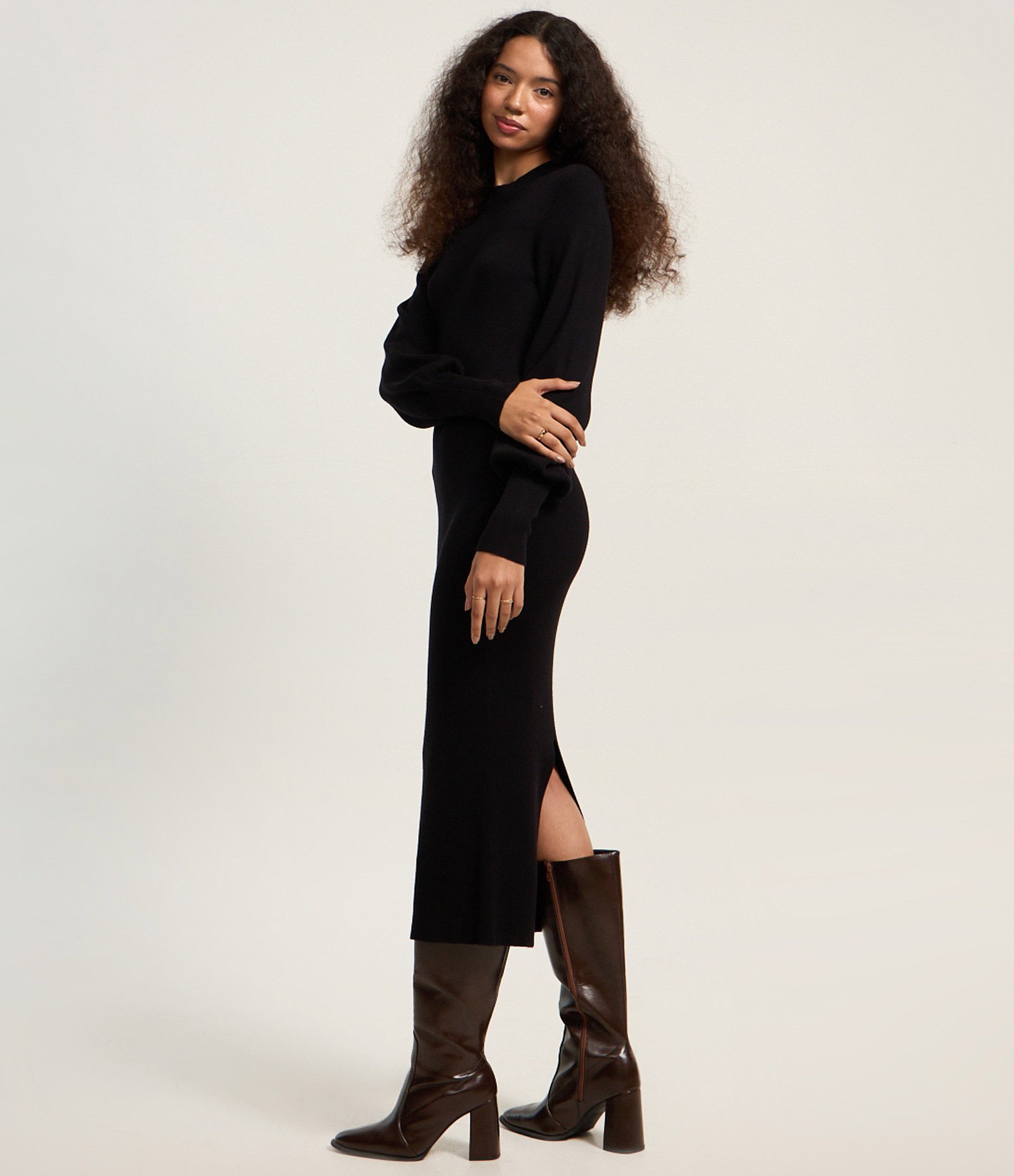 Vestido New Midi em Tricô com Manga Bufante Preto 4