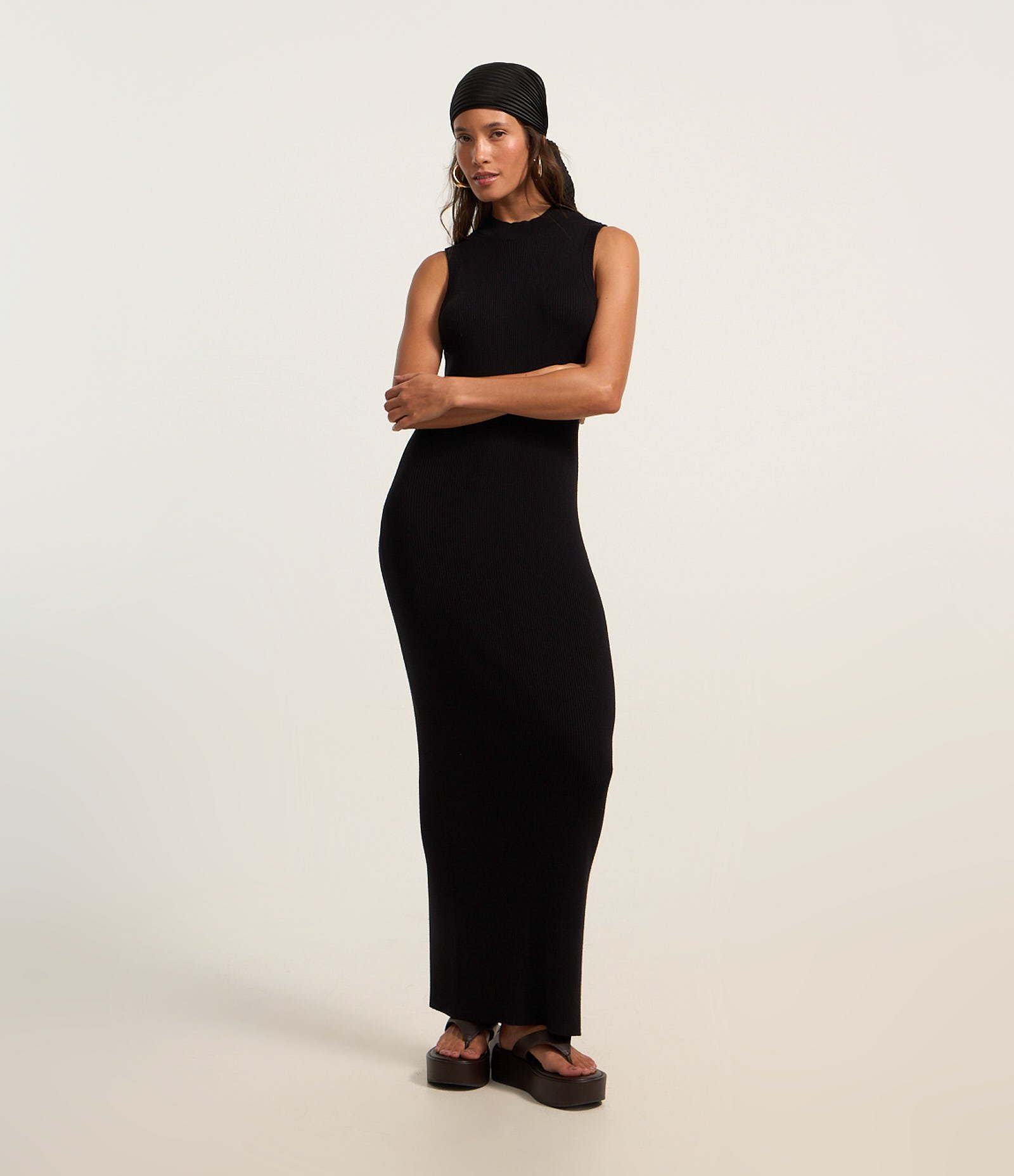 Vestido Reto New Midi em Tricô com Textura Canelada Preto 1