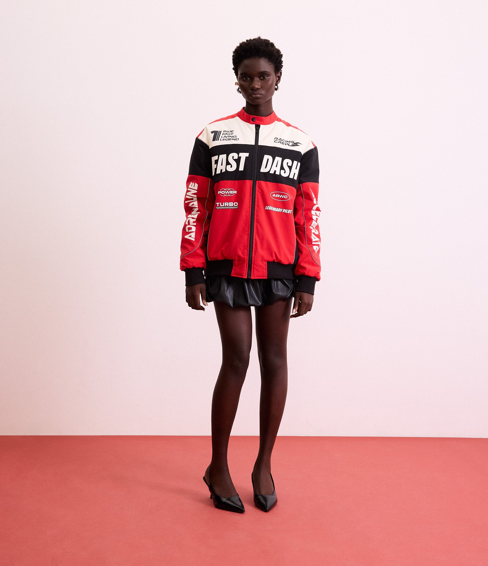 Saia Balonê Curta em Pu com Cós Limpo Preto 3