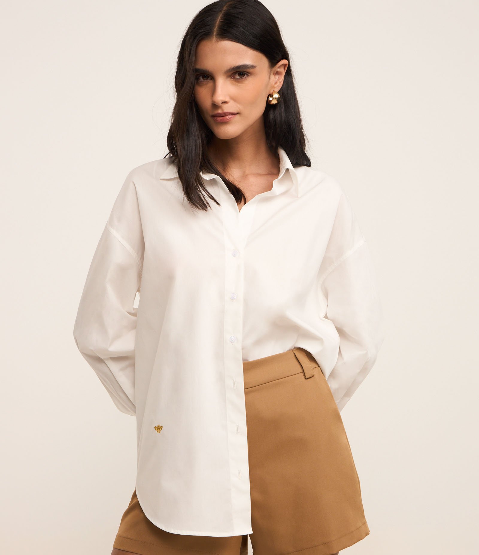 Camisa Ampla em Tricoline com Bordado Abelha Branco Neve 1