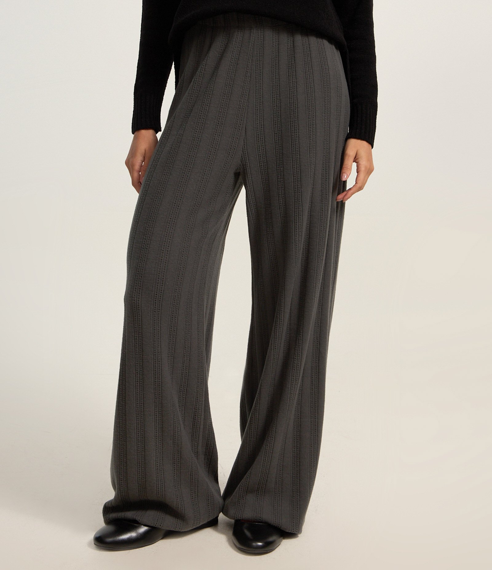 Calça Reta Canelada Felpada e Quentinha com Listras Cinza 3