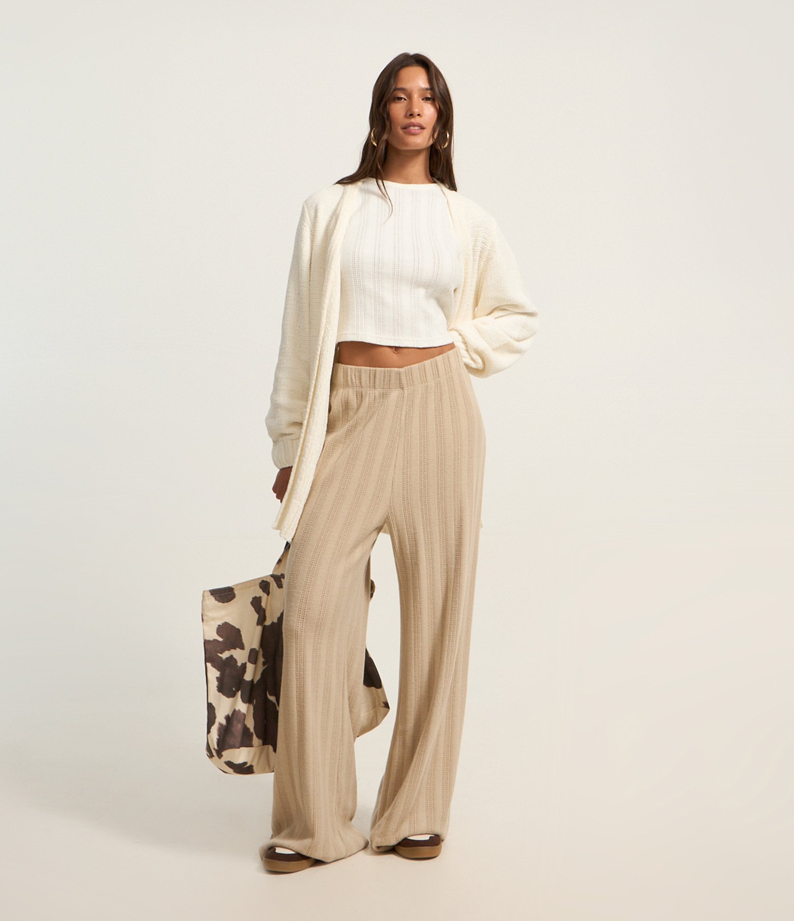 Calça Reta Canelada Felpada e Quentinha com Listras 1