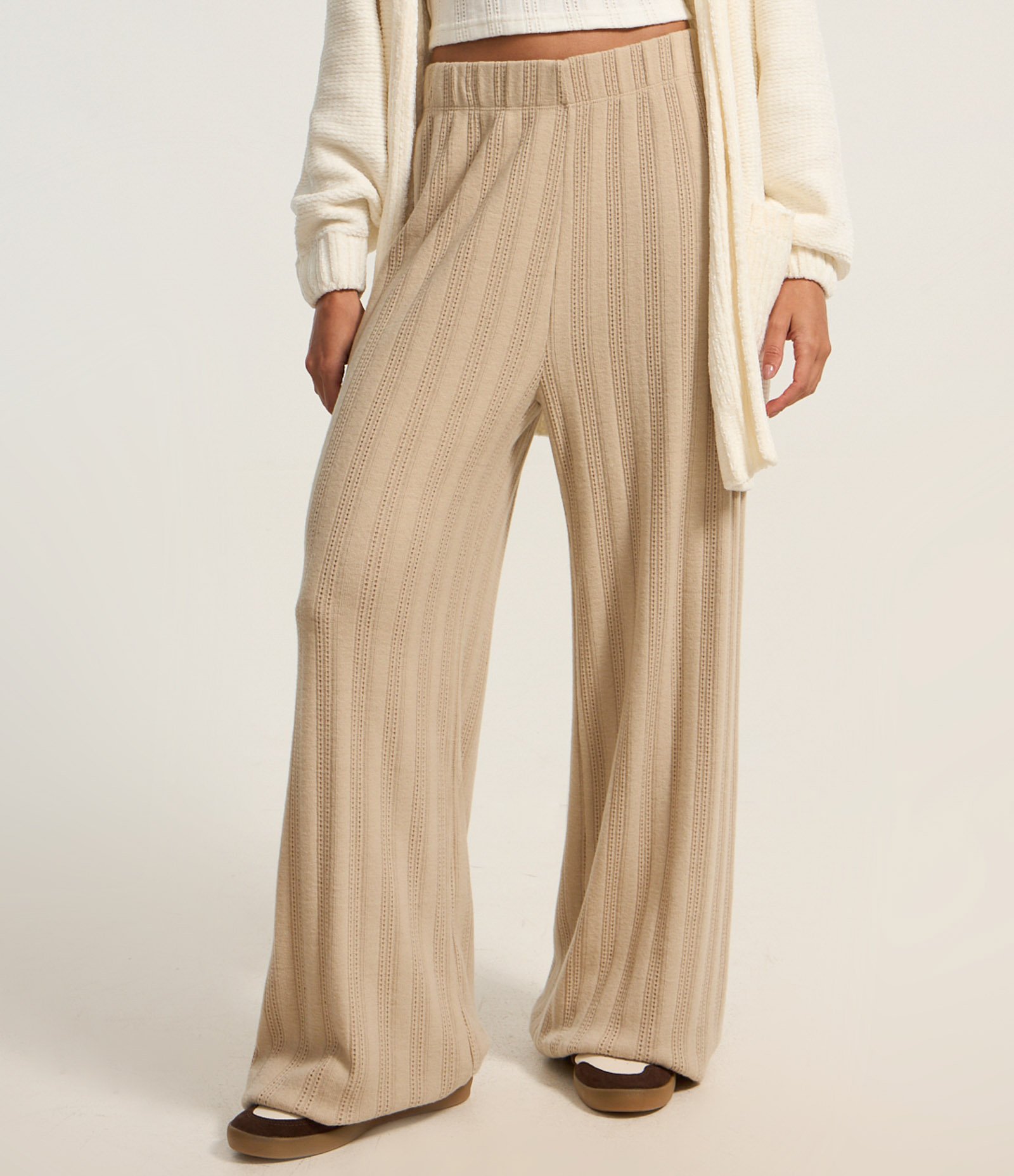 Calça Reta Canelada Felpada e Quentinha com Listras 3