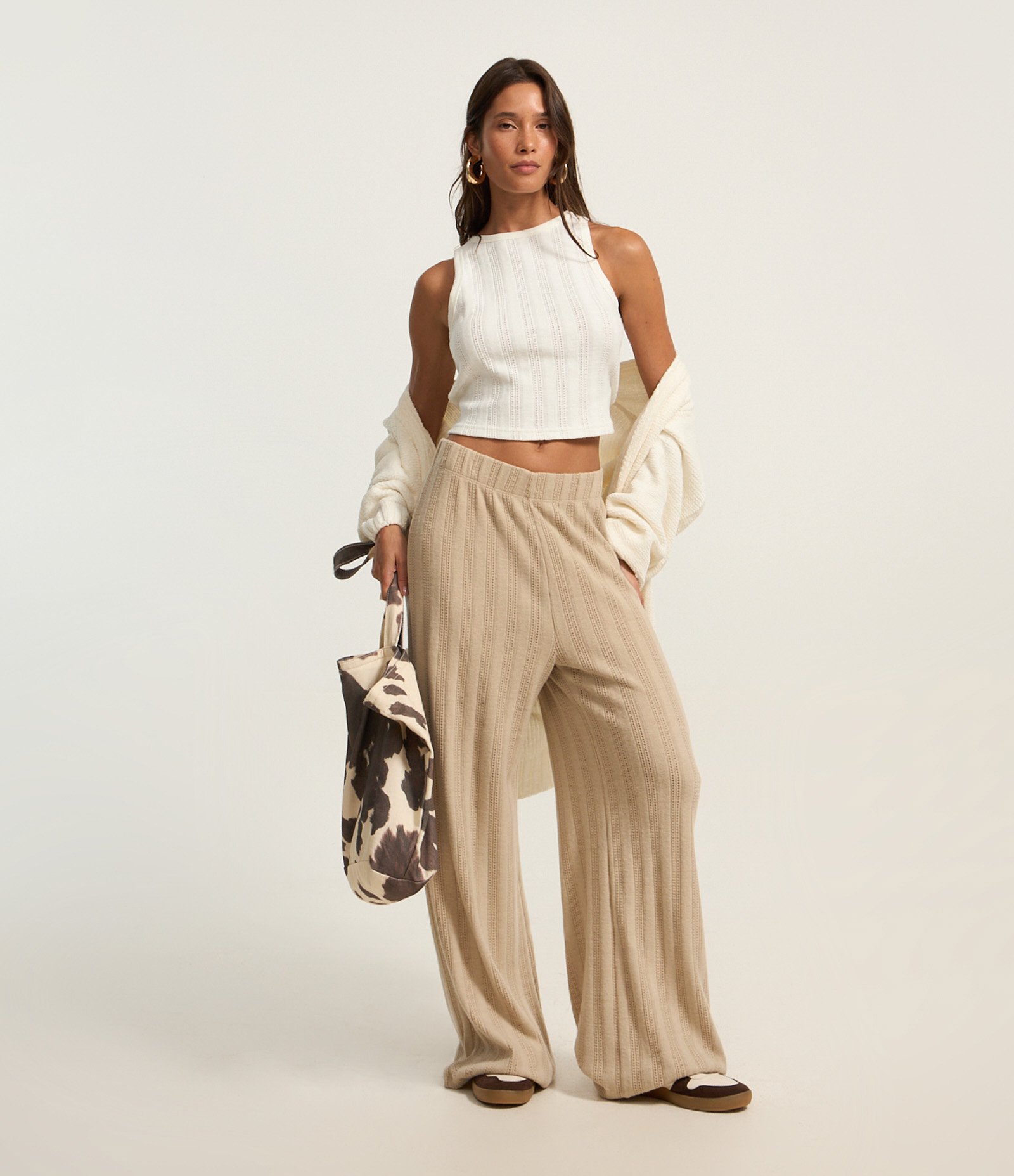 Blusa Cropped Canelada e Felpada com Viés Contrastante Branco 2