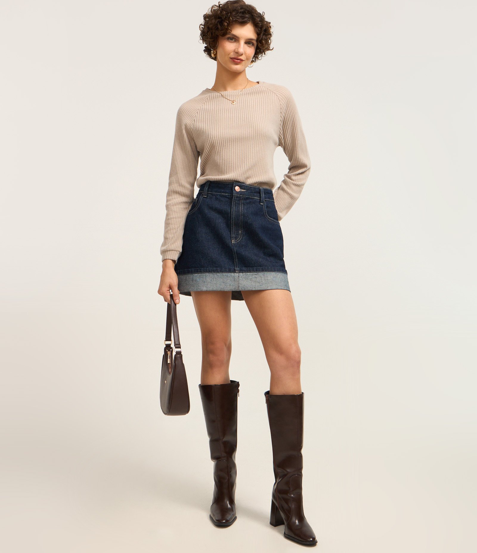 Blusa Slim Canelada Felpuda com Cava Raglan Bege 2