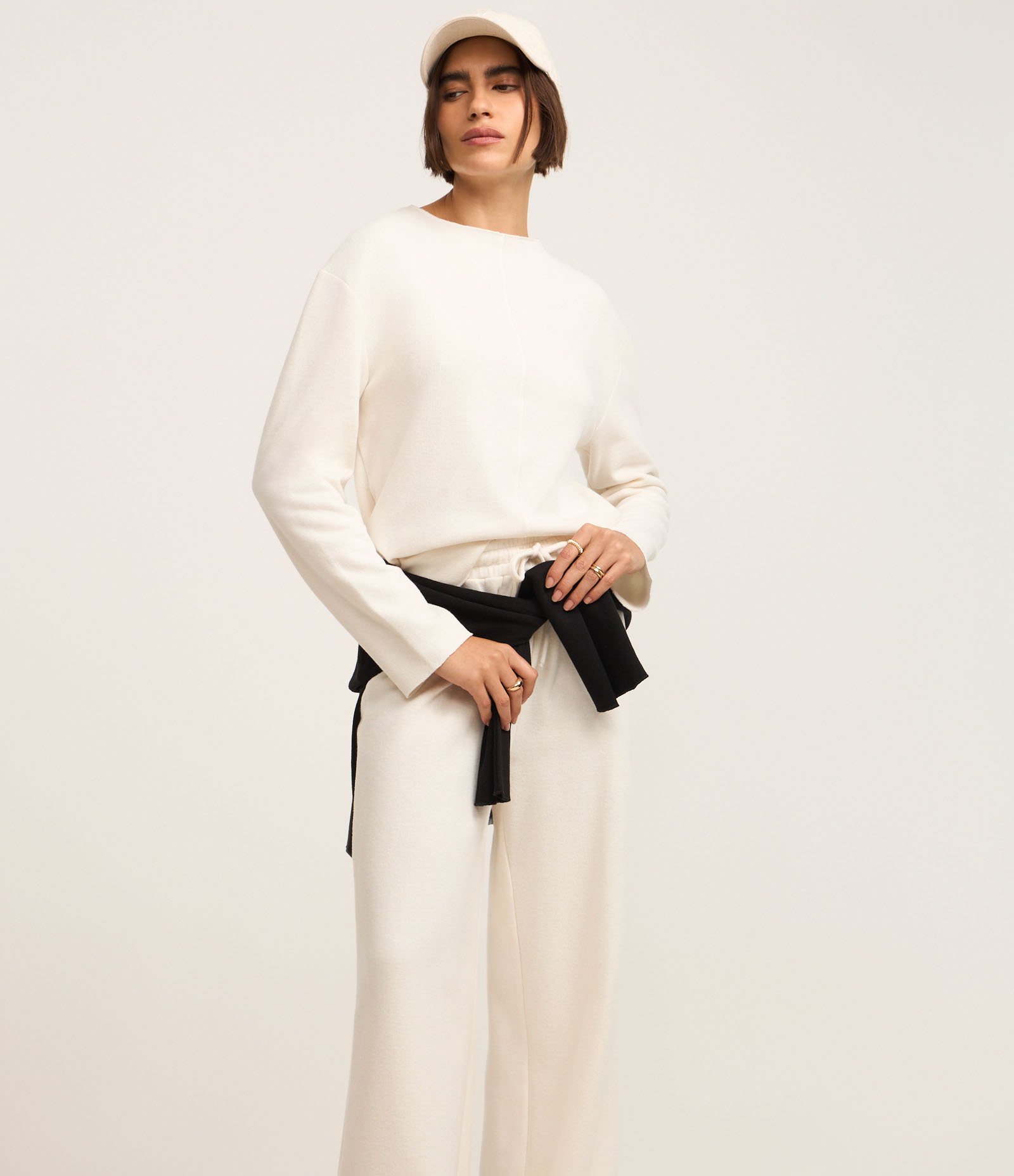 Calça Ampla Básica em Moletinho com Amarração no Cós Off White 2