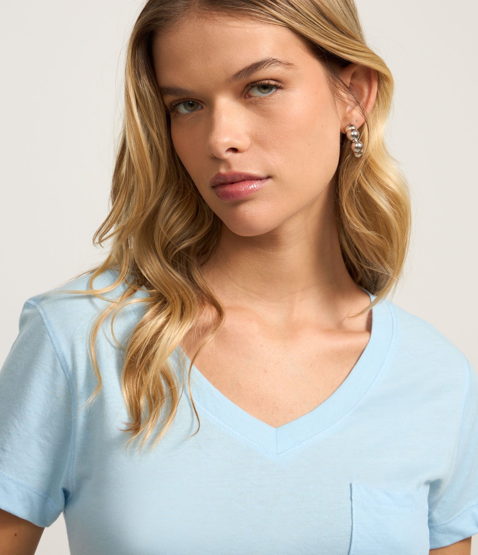 Blusa Básica em Algodão com Bolsinho Frontal Azul Claro 3