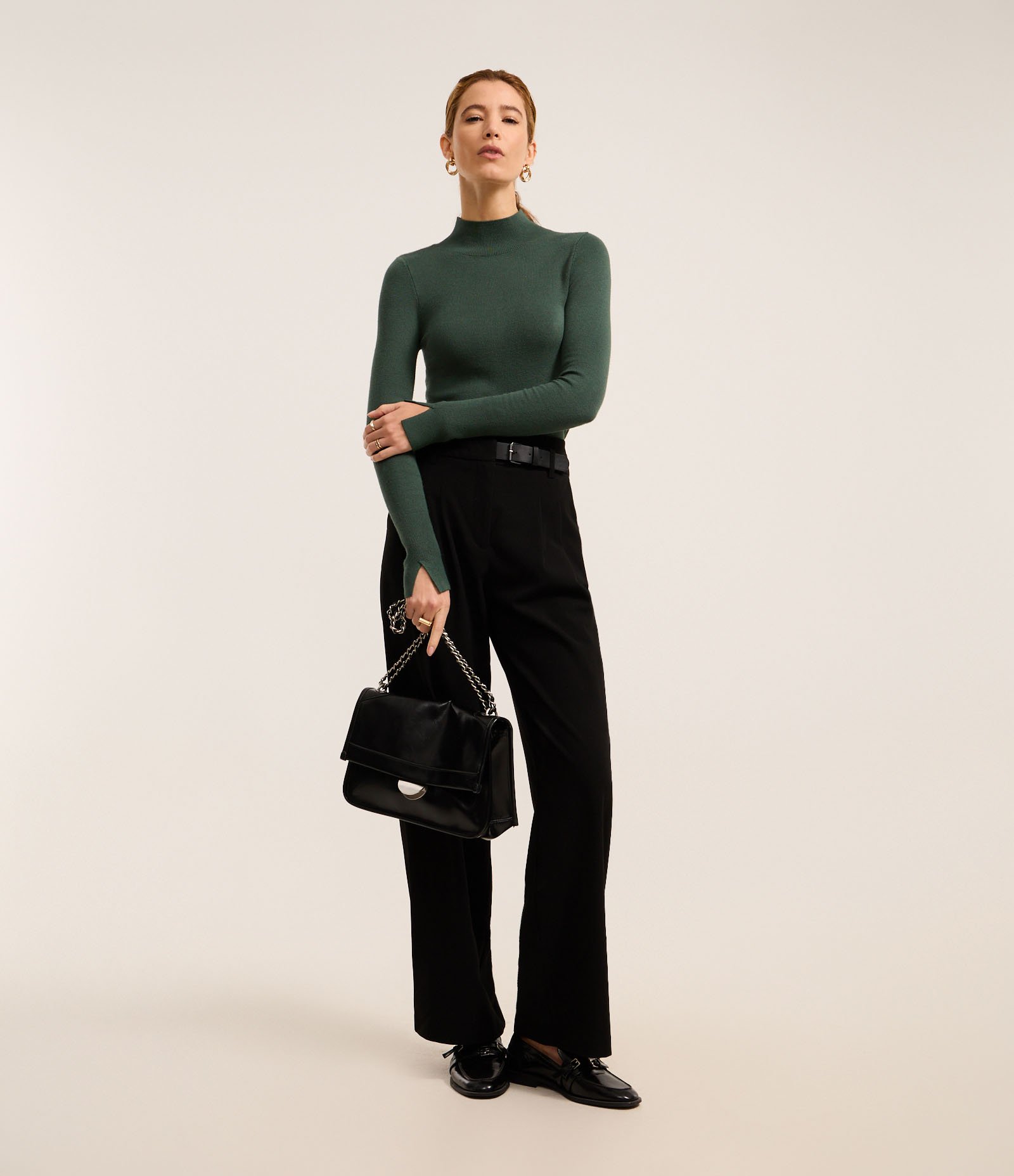 Blusa Básica em Tricô com Golinha Alta Verde 2