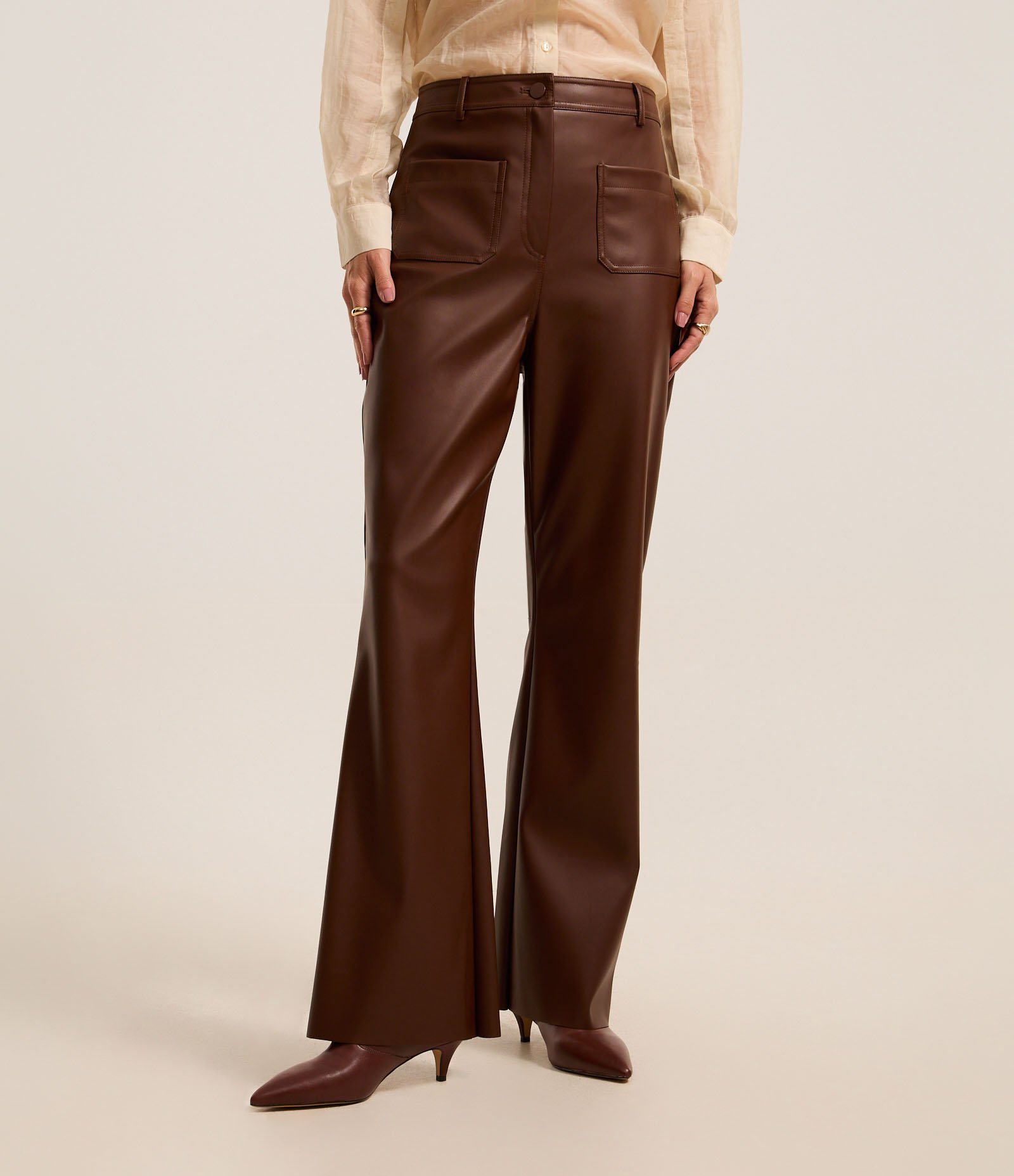 Calça Reta Cintura Alta em PU com Cós Alfaiatado Marrom 3