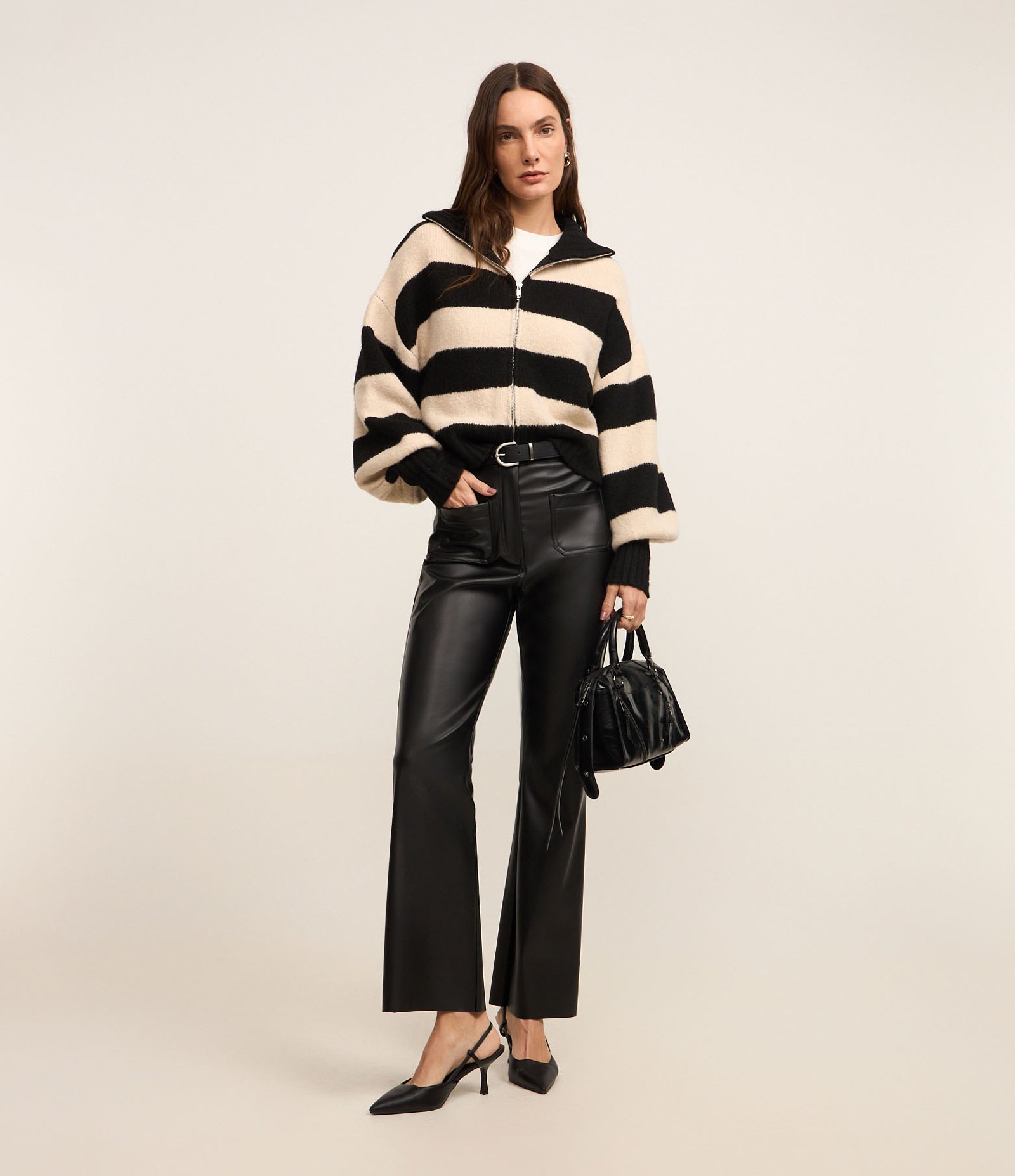 Calça Reta Cintura Alta em PU com Cós Alfaiatado Preto 1