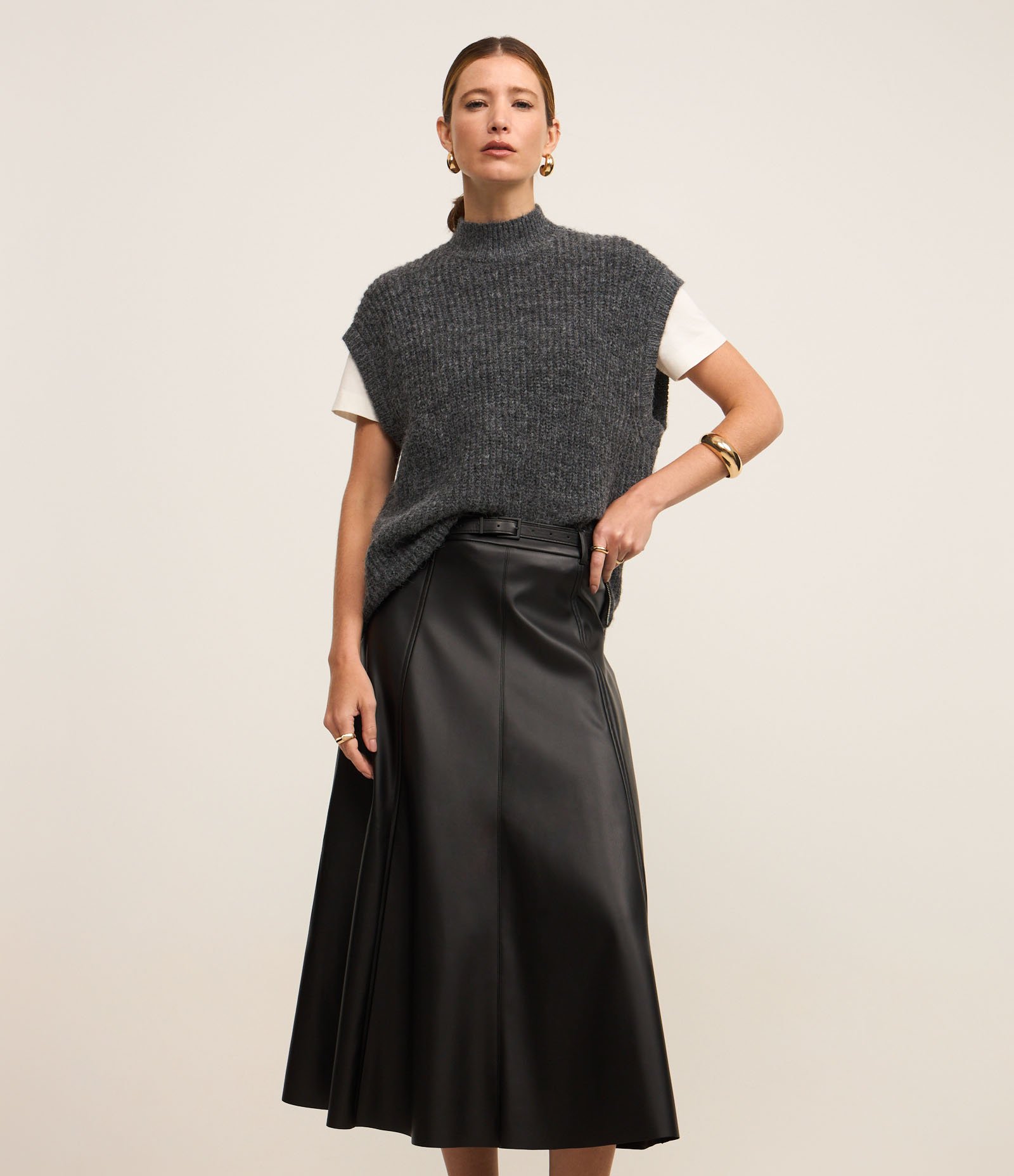 Saia Godê Midi em PU com Cinto Fino de Fivela Forrada Preto 2