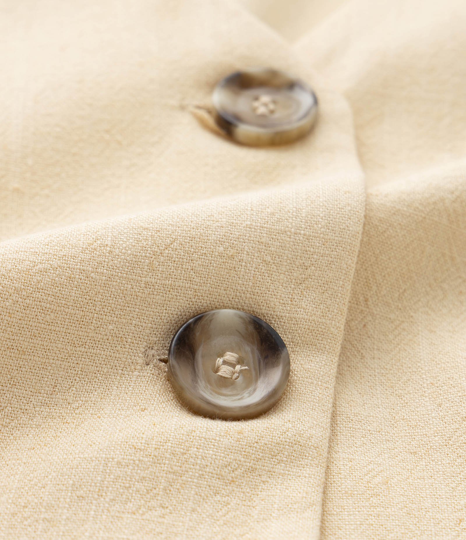 Colete Curto Alfaiataria com Botões Curve & Plus Size Bege Creme 8