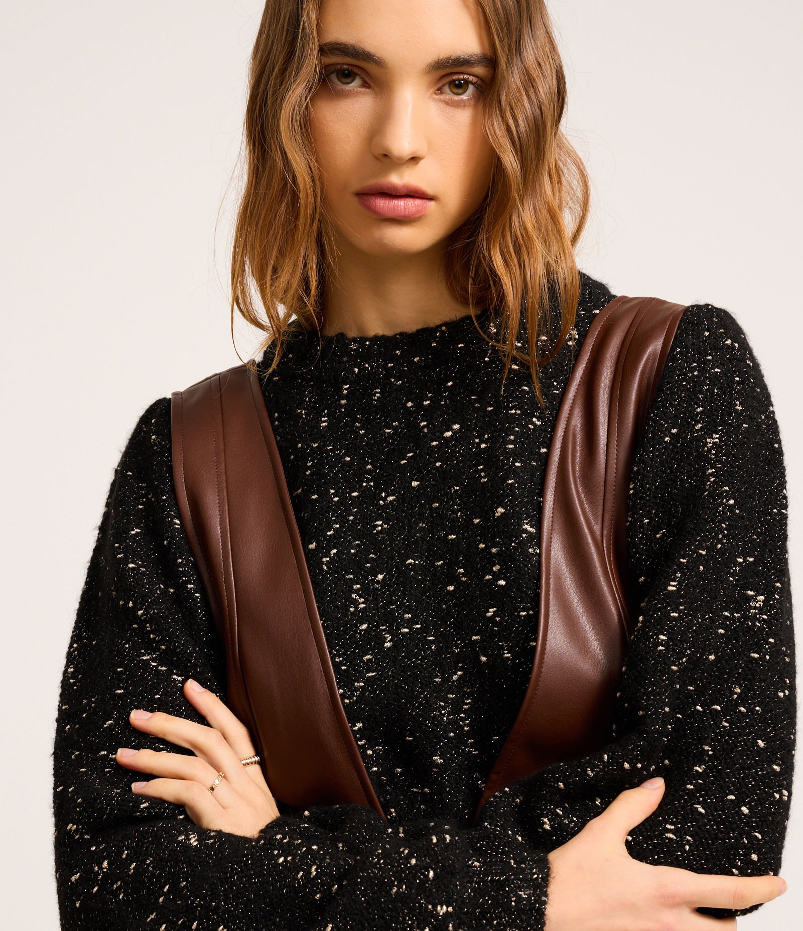 Salopete em PU com Decote Profundo e Botões Marrom 3